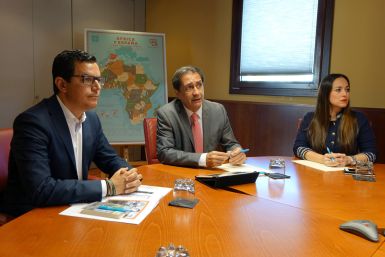 El vicepresidente del Gobierno de Canarias visita Casa África