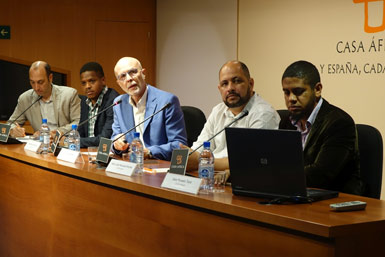 Casa África abre el curso con una mesa redonda sobre la cooperación sanitaria de Canarias con Mozambique