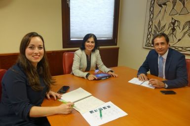 Carolina Darias, María Teresa Fernández de la Vega y Luis Padrón ultiman los detalles
