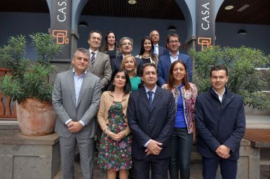 La Mesa y la Junta de Portavoces del Parlamento de Canarias visita Casa África
