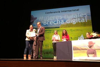 Mujeres rurales y brecha digital