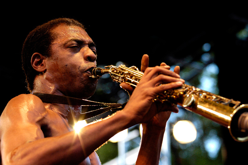 Buñuelos de banana, artesanía bosquimana y cinco horas de música africana gratuita en el Paraninfo de la UCM