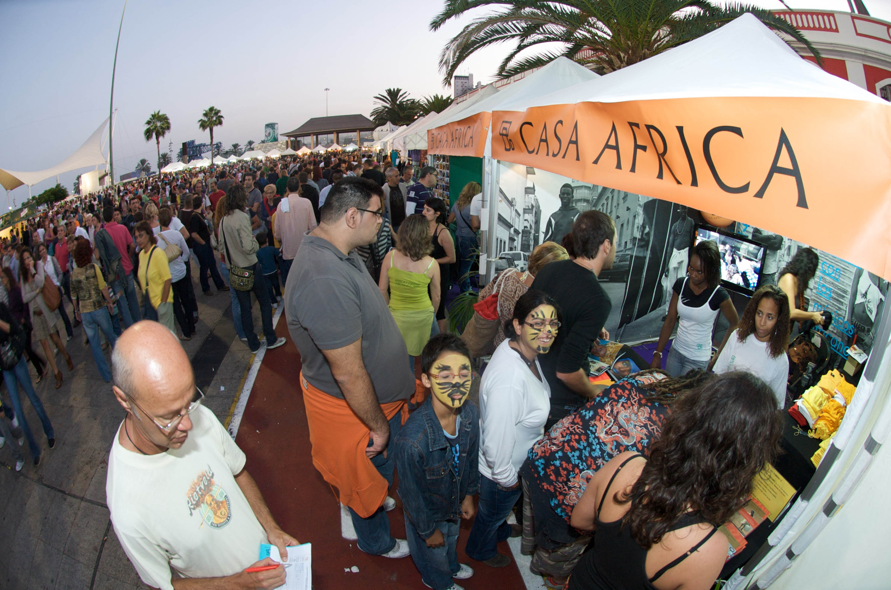 La maliense Oumou Sangaré cierra la edición más africana del WOMAD