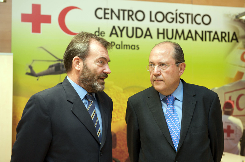 El papel de Canarias como plataforma solidaria con África, reforzado por un convenio de Cruz Roja y Casa África