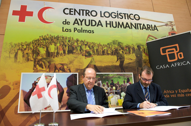 El papel de Canarias como plataforma solidaria con África, reforzado por un convenio de Cruz Roja y Casa África
