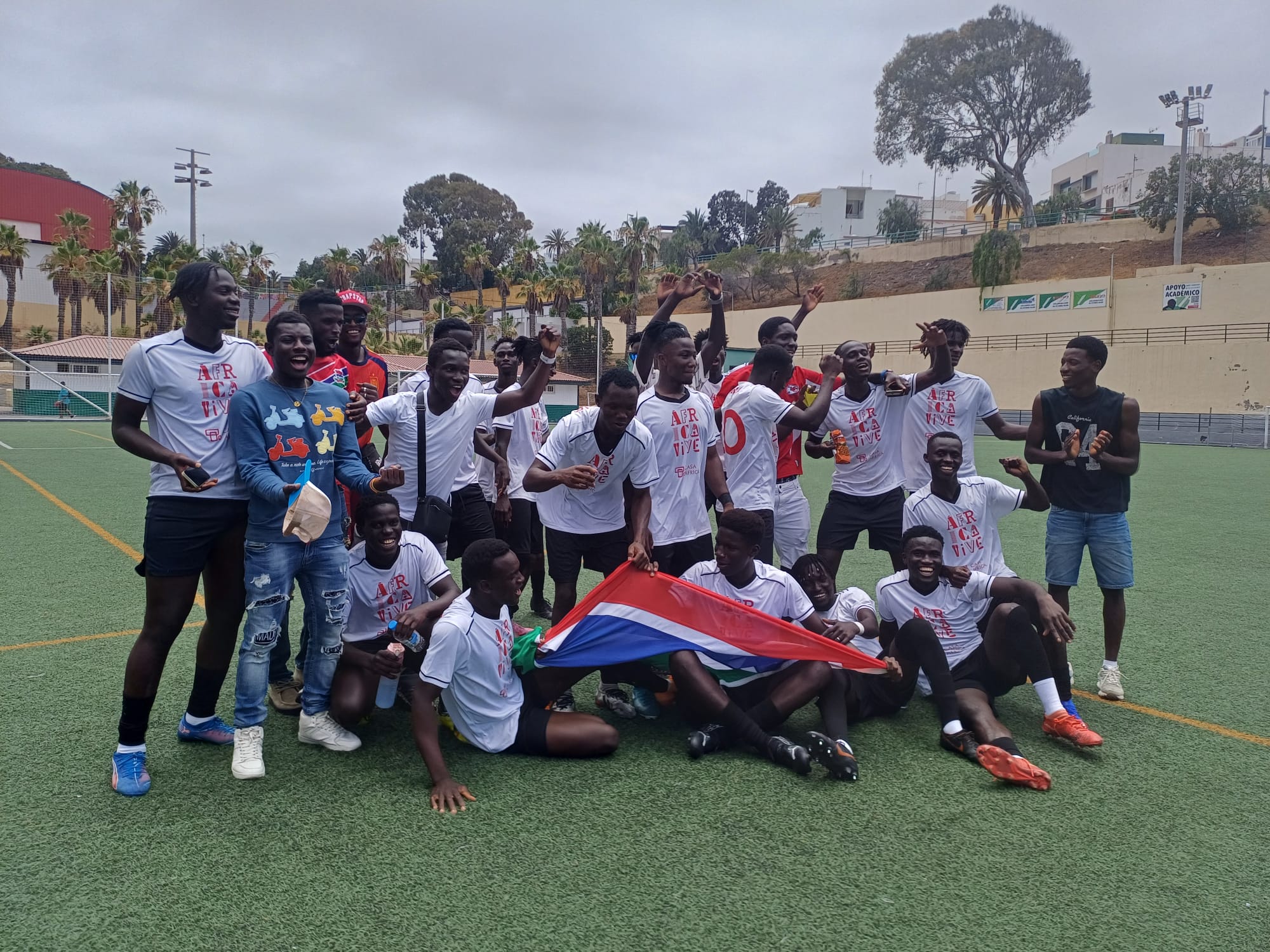 Gambia celebra su victoria