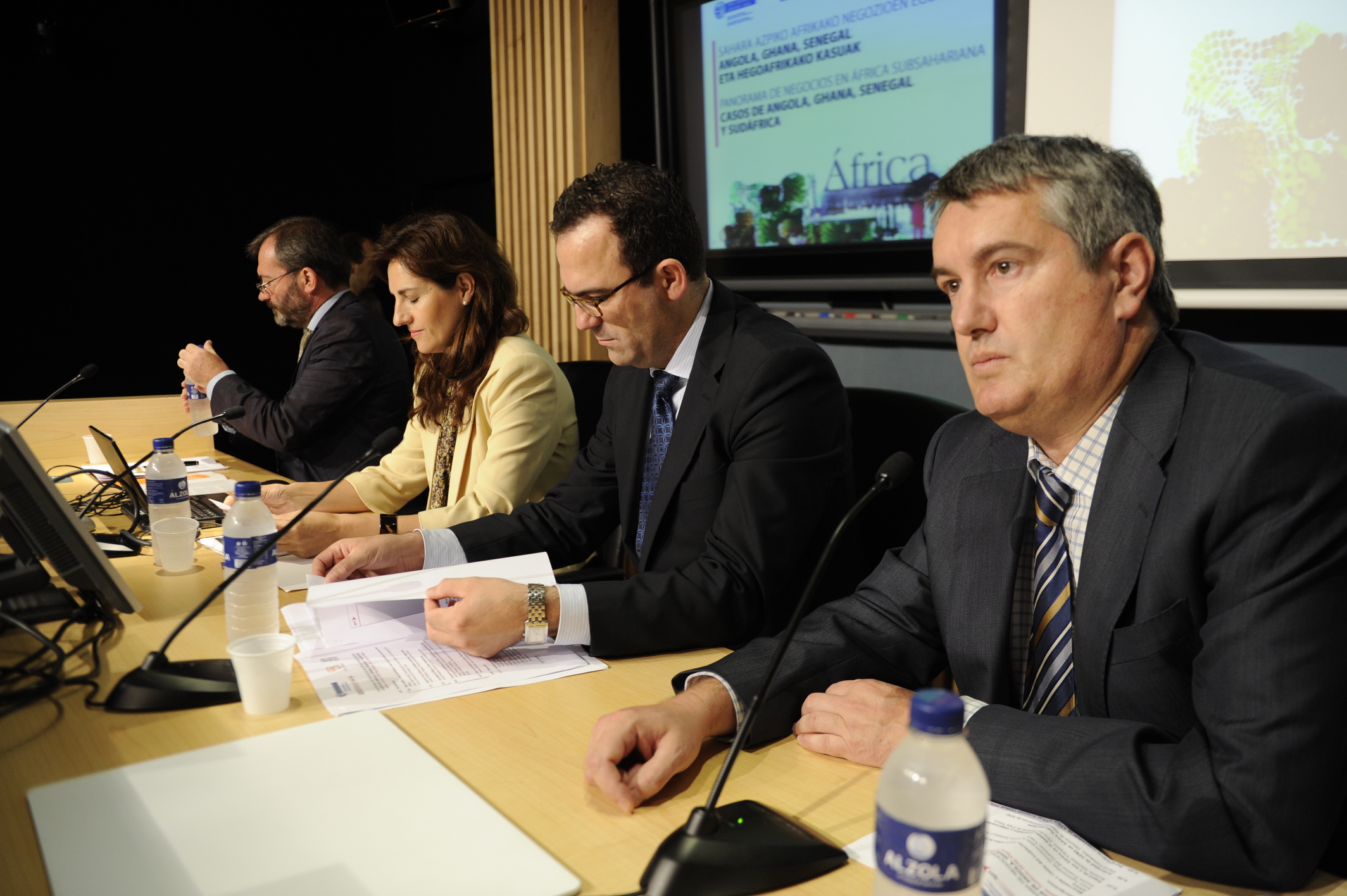 8. Intervención Gotzon Gómez (Dtor. de ventas de IRIZAR, Sudáfrica)