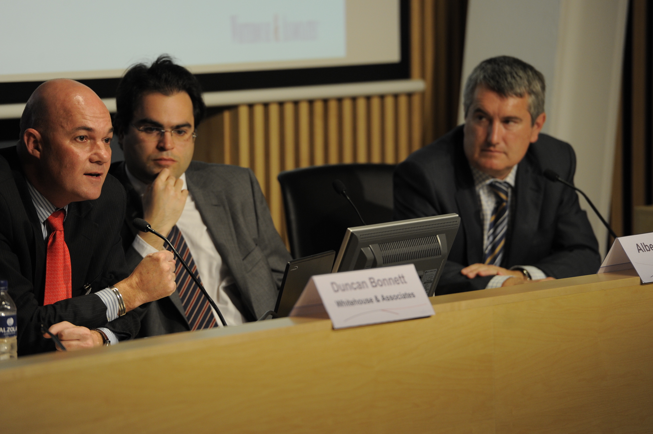 35. Intervención Duncan Bonnett (socio de Whitehouse & Associates)