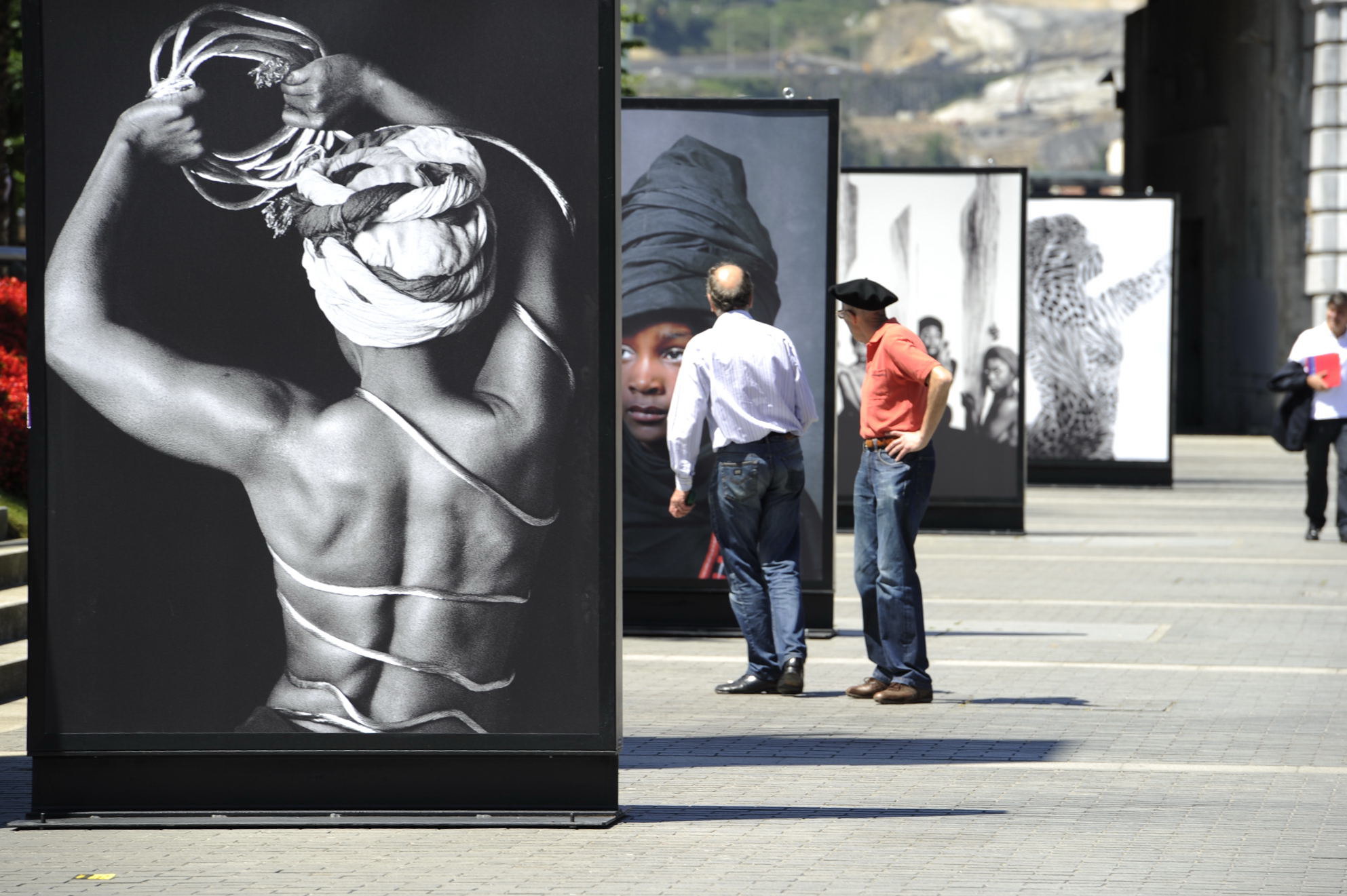6. Vista de la exposición en calle