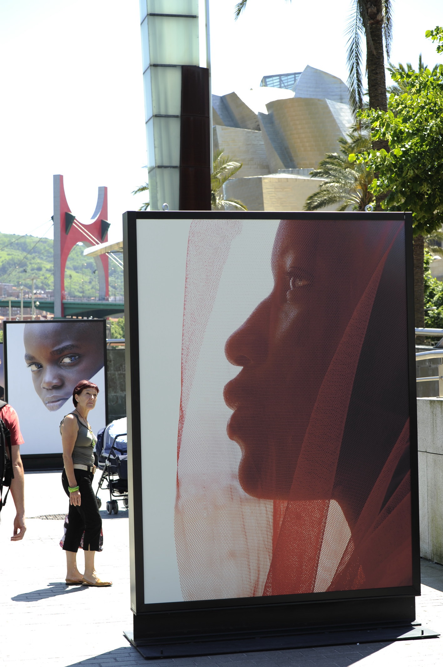 8. Vista de la exposición en calle