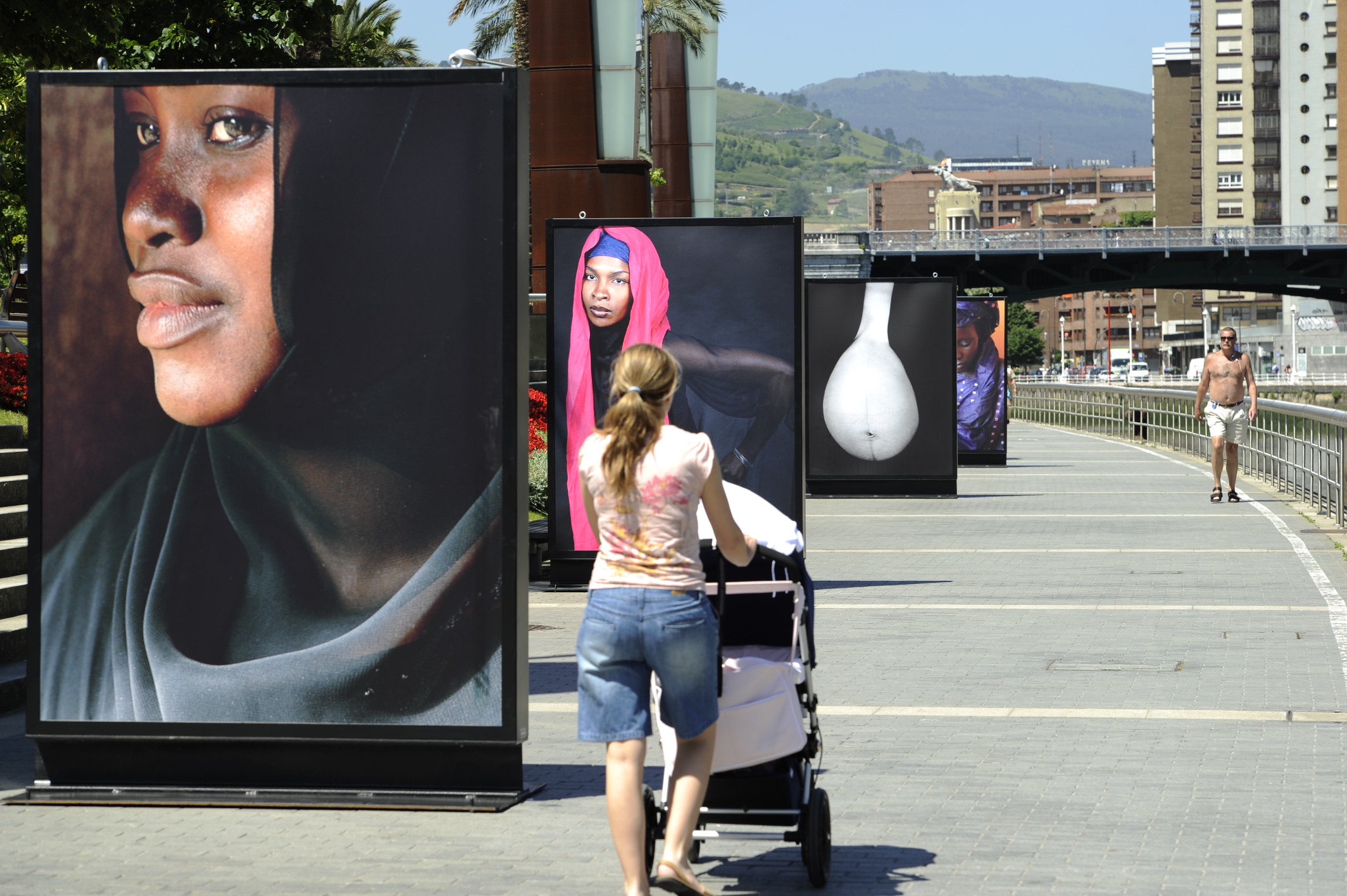38. Vista de la exposición en calle