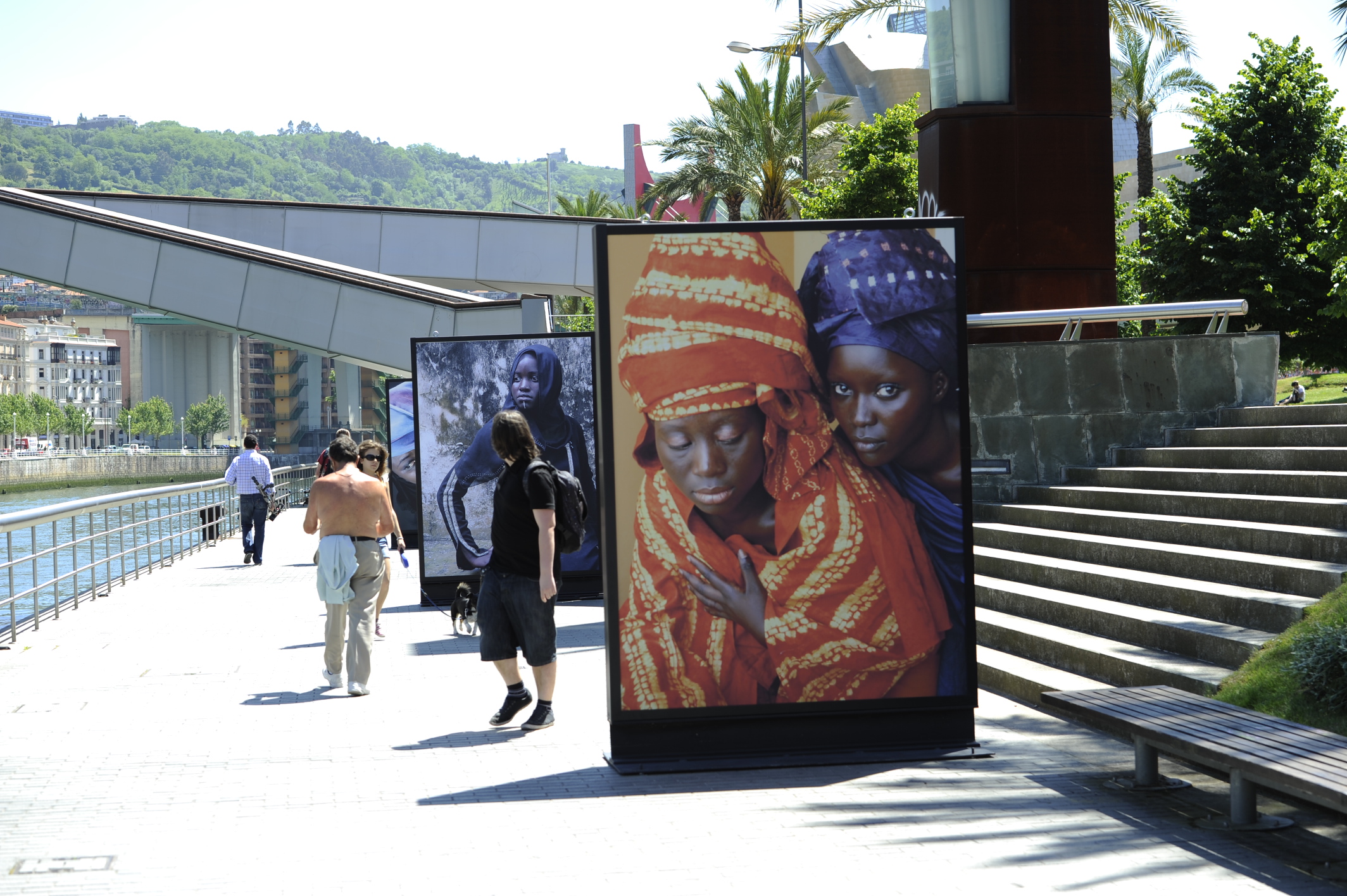 57. Vista de la exposición en calle