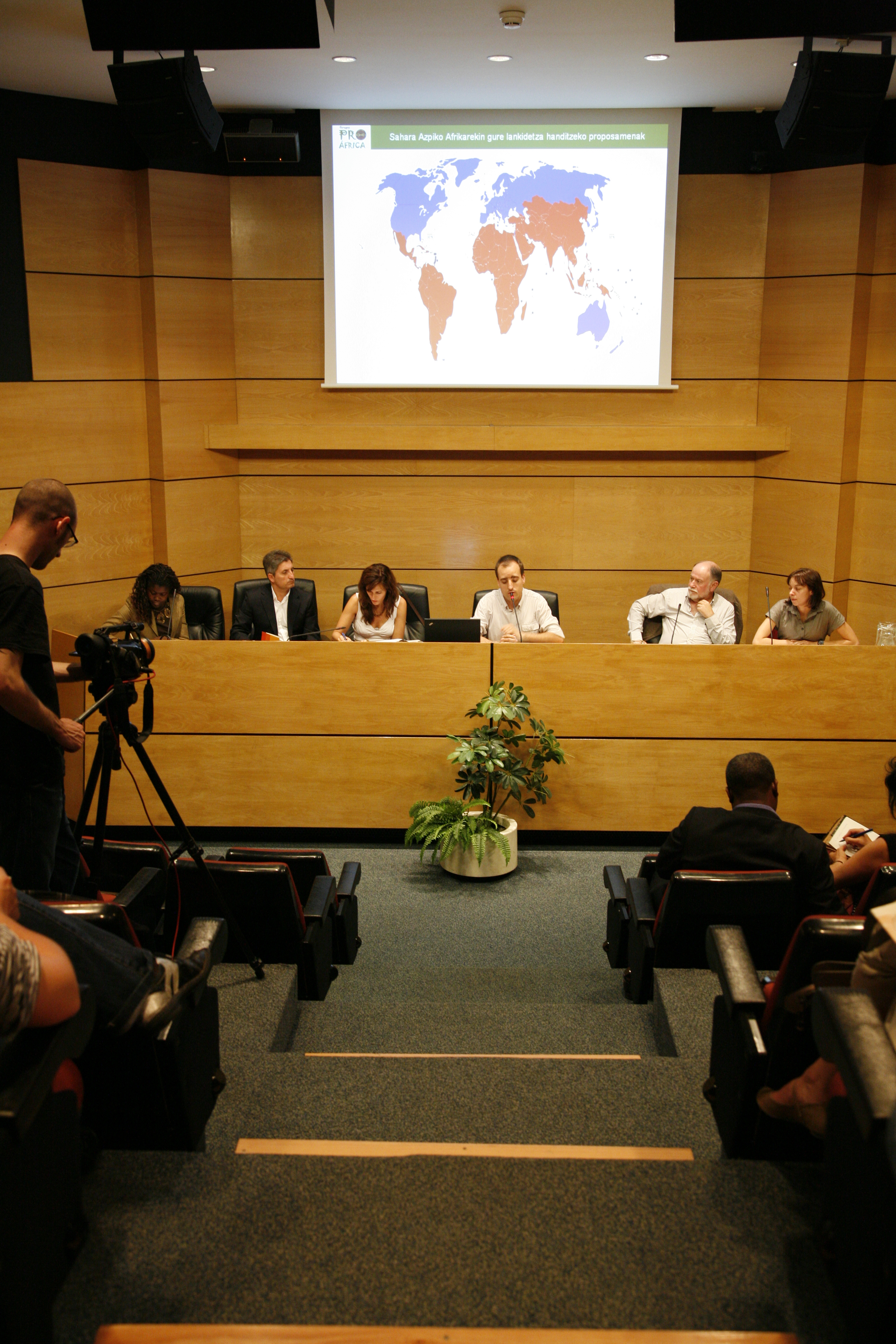 7. Intervención del representante de la Red  Grupo Pro-África