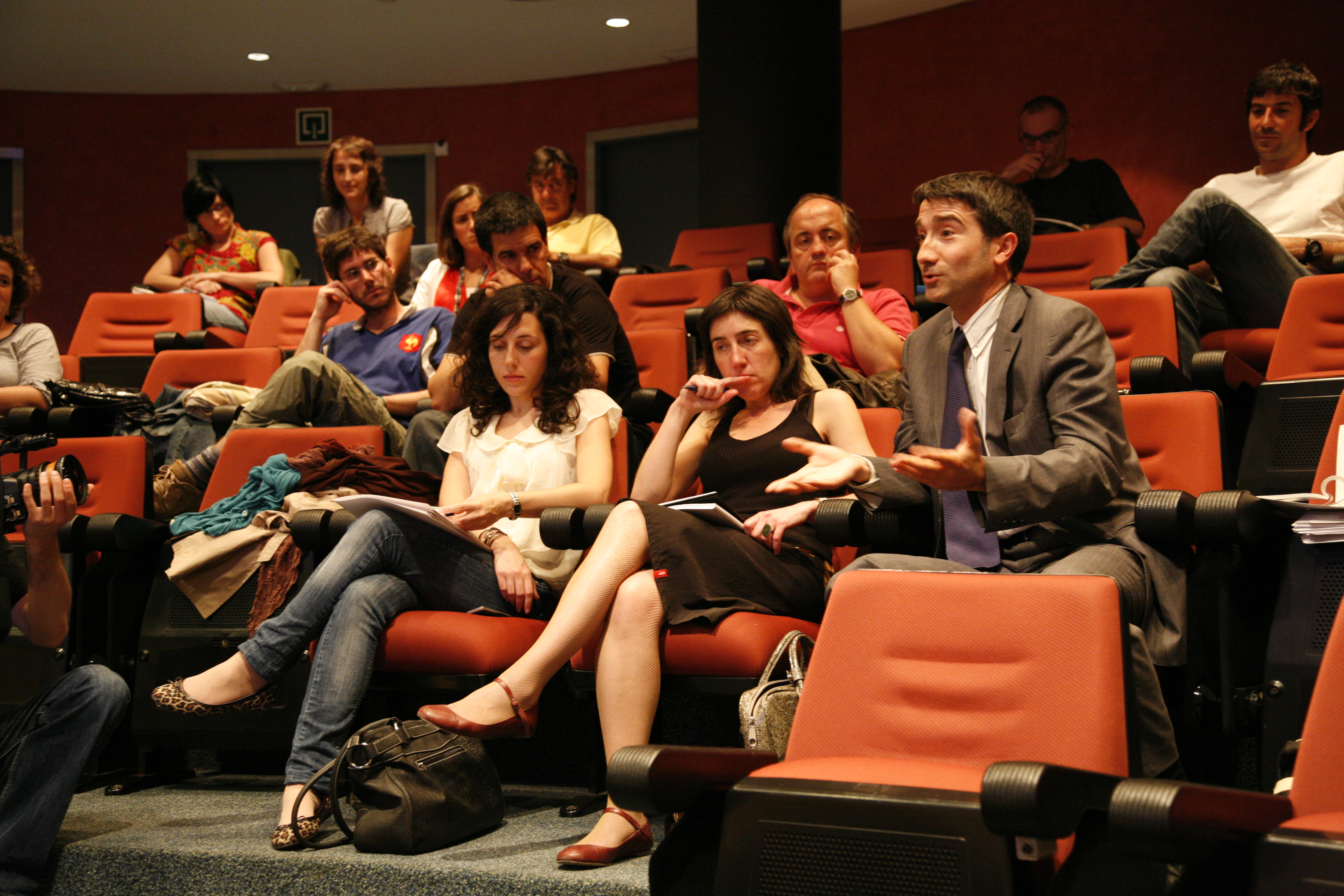 26. Intervenciones del público