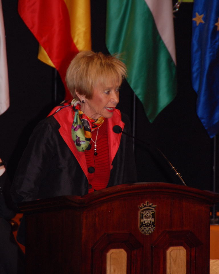 7. Presentación del Congreso de la Federación Internacional de Periodistas la por vicepresidenta primera del Gobierno, María Teresa Fernández de la Vega