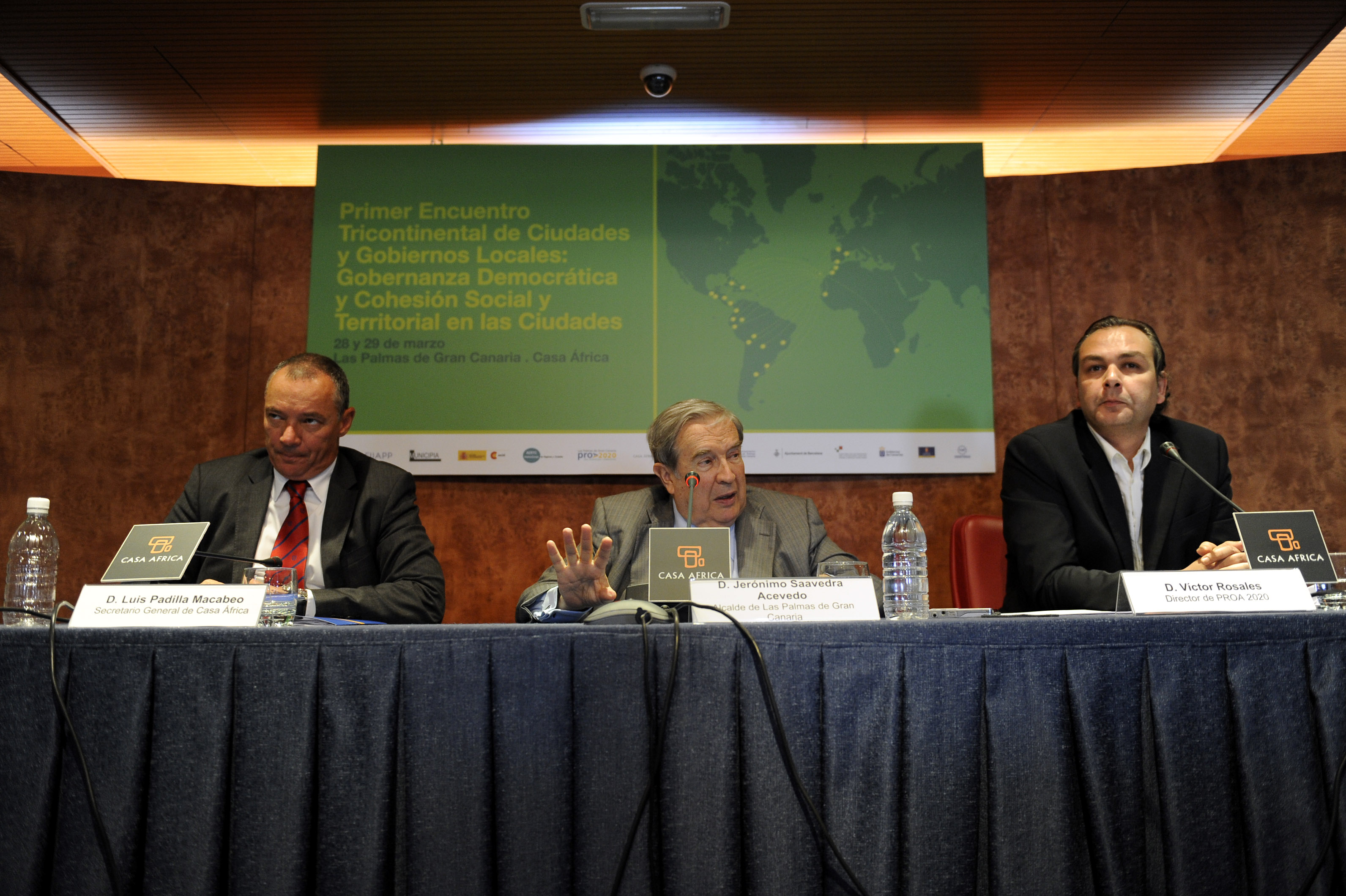 1. Rueda de prensa. Luis Padilla, Jerónimo Saavedra y Víctor Rosales