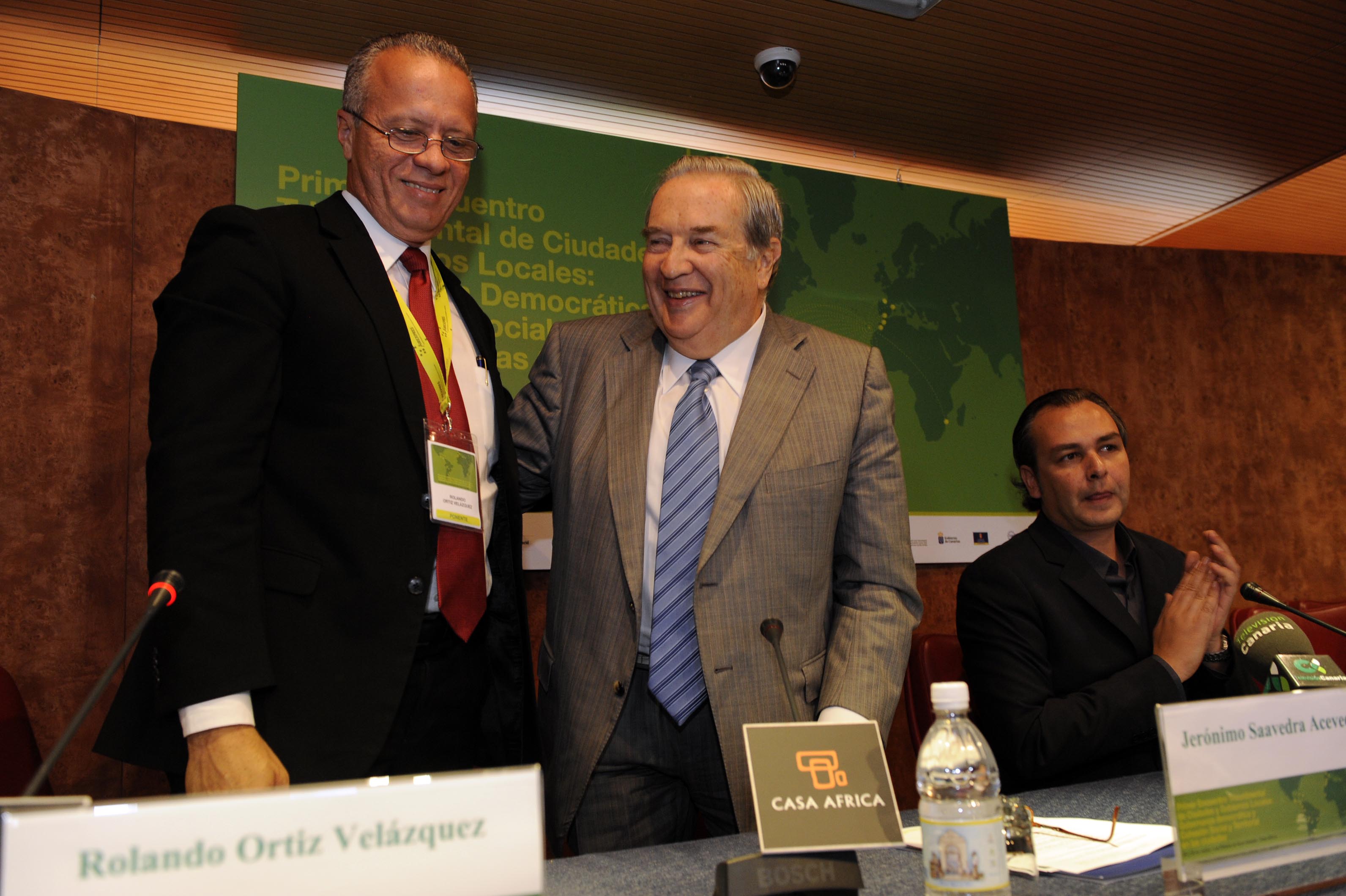 6. Rolando Ortiz Vazquez. Alcalde de Cayey (Puerto Rico) junto al alcalde de LPGC y Víctor Rosales