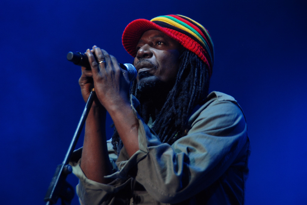 2. Alpha Blondy en el Concierto África Vive