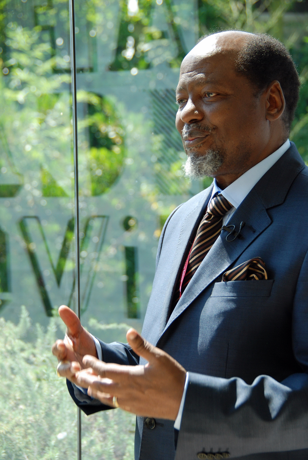 19.  Joaquim Alberto Chissano, Segundo presidente de Mozambique. Actualmente preside la Fundación Joaquim Chissano y el Africa Forum y Luis Padilla Macabeo Secretario General  de Casa África