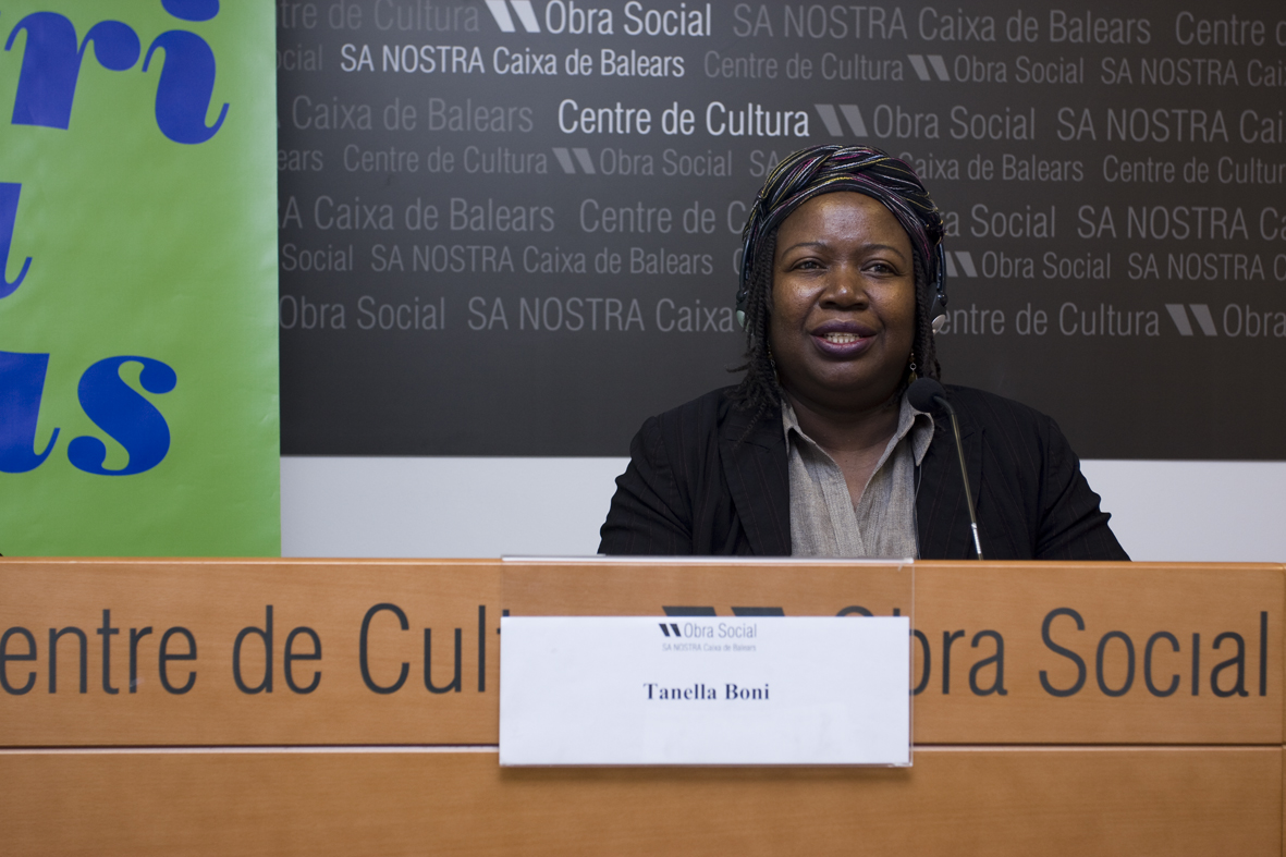 2. Intervención de Tanella Boni, escritora