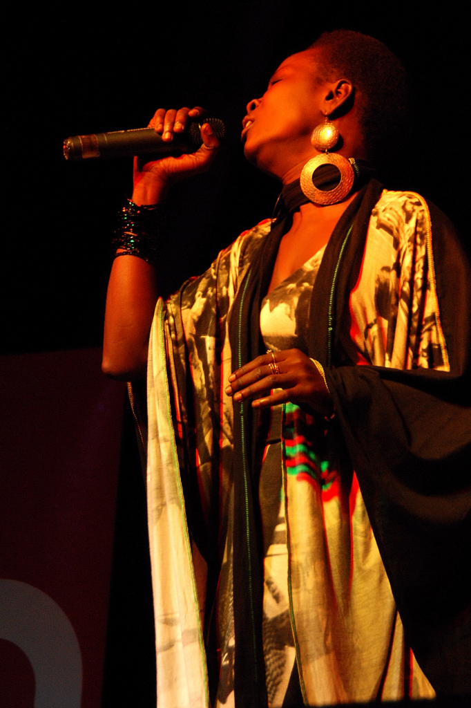 6. Njaaya en concierto