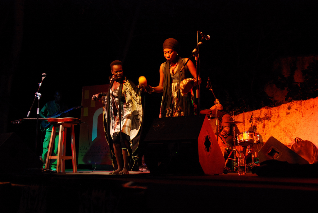 7. Njaaya en concierto
