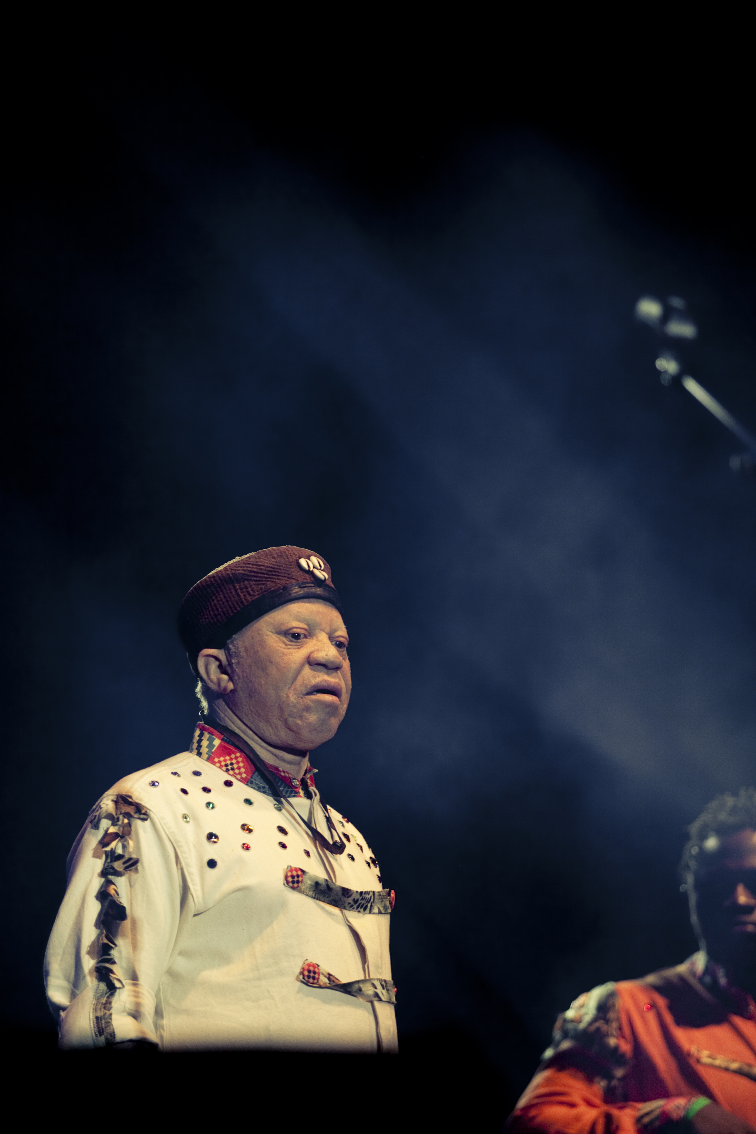 28. Actuación de  Salif Keita