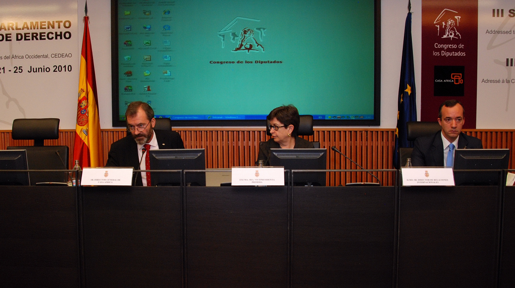 12. Ricardo Martínez Vázquez, Director General de Casa África  Teresa Cunillera i Mestres, Vicepresidenta Primera del Congreso de los Diputados y el  Director de relaciones internacionales . Madrid