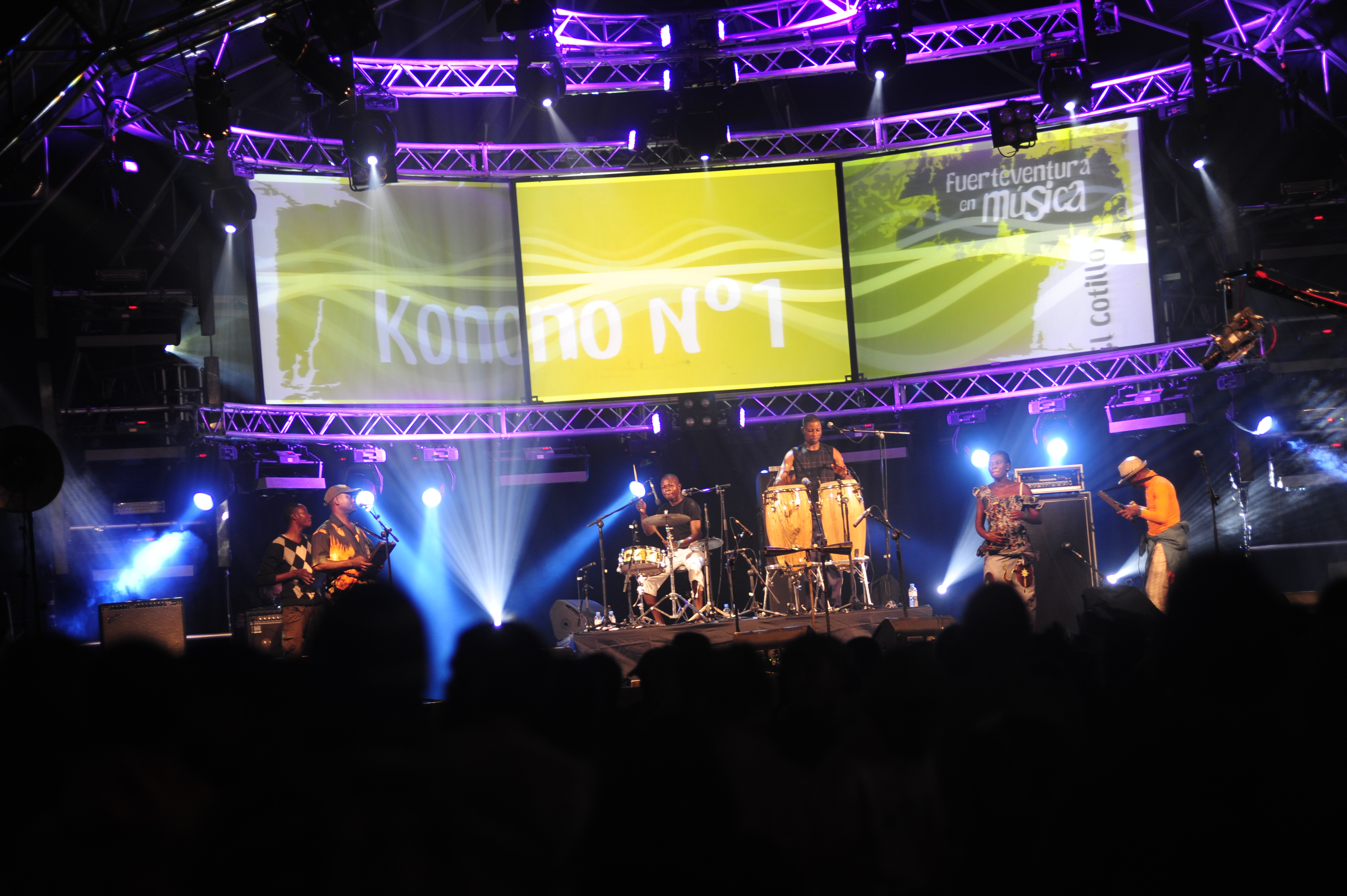 6. Konono Nº1 en concierto