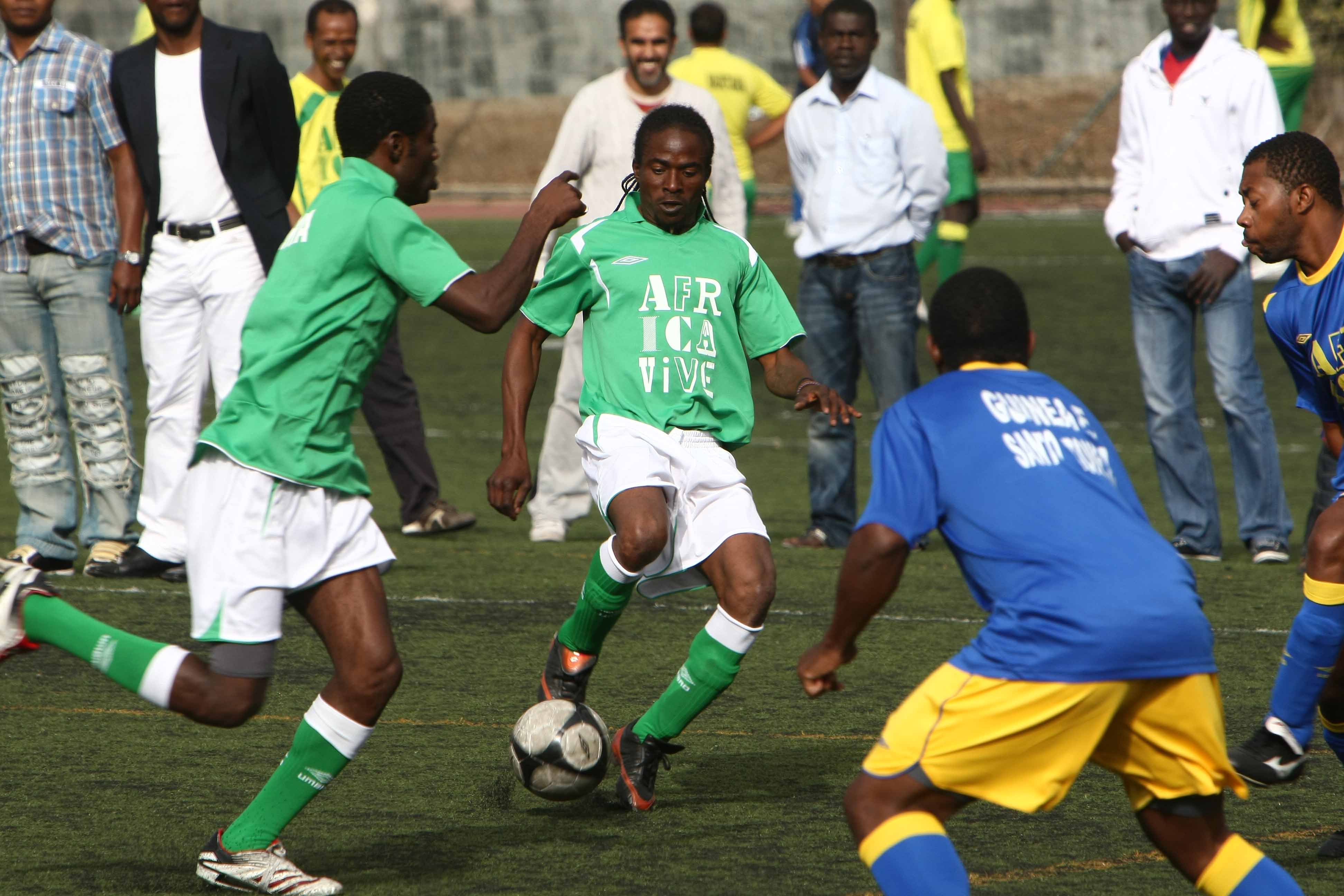 34. Guinea Ecuatorial-Santo Tomé y Príncipe y Nigeria. 01-05-2010
