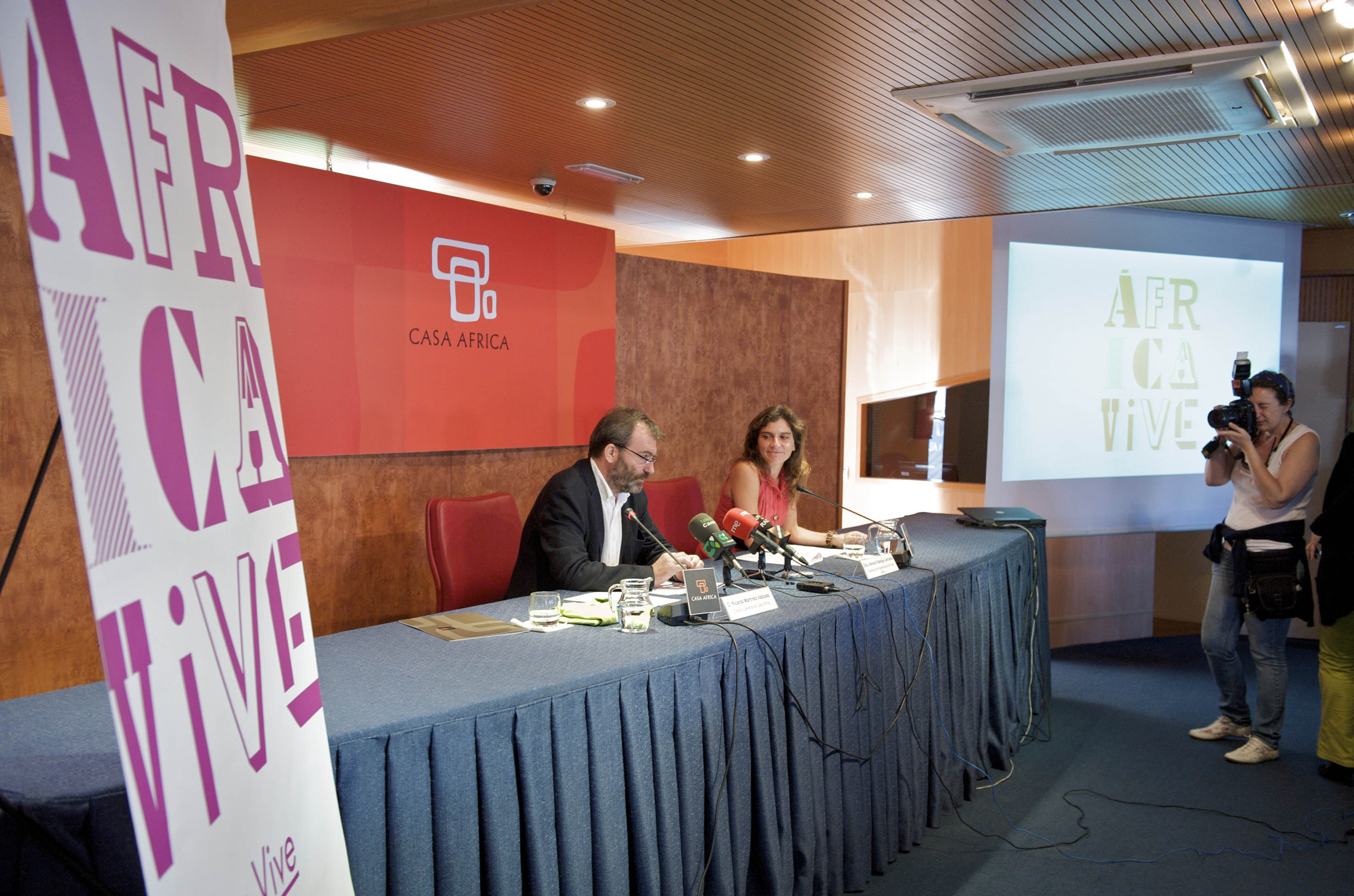 1. Presentación de África Vive en Casa África por Ricardo Martínez. Director General de Casa África
