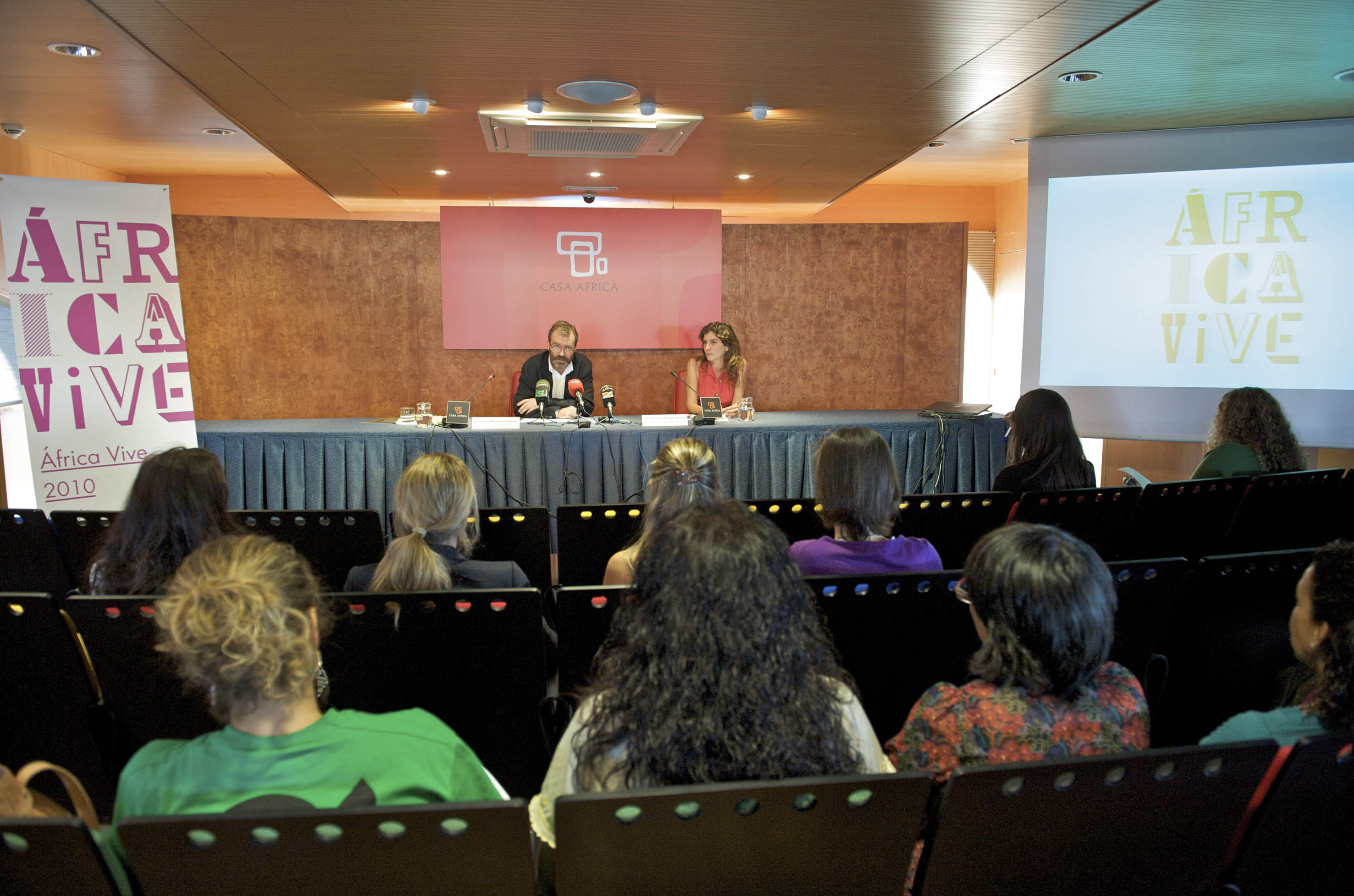 2. Presentación de África Vive en Casa África por Ricardo Martínez. Director General de Casa África