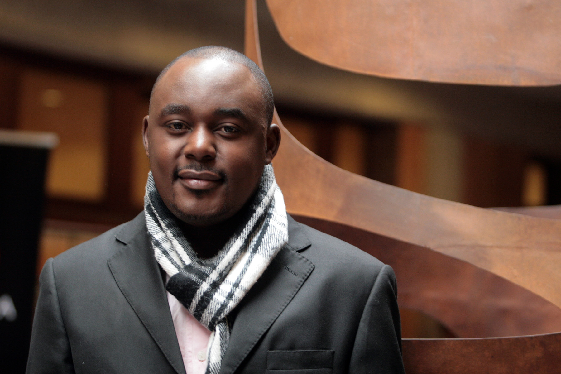 12.  Lourence Misedah, miembro fundador de ISHTAR M&M
