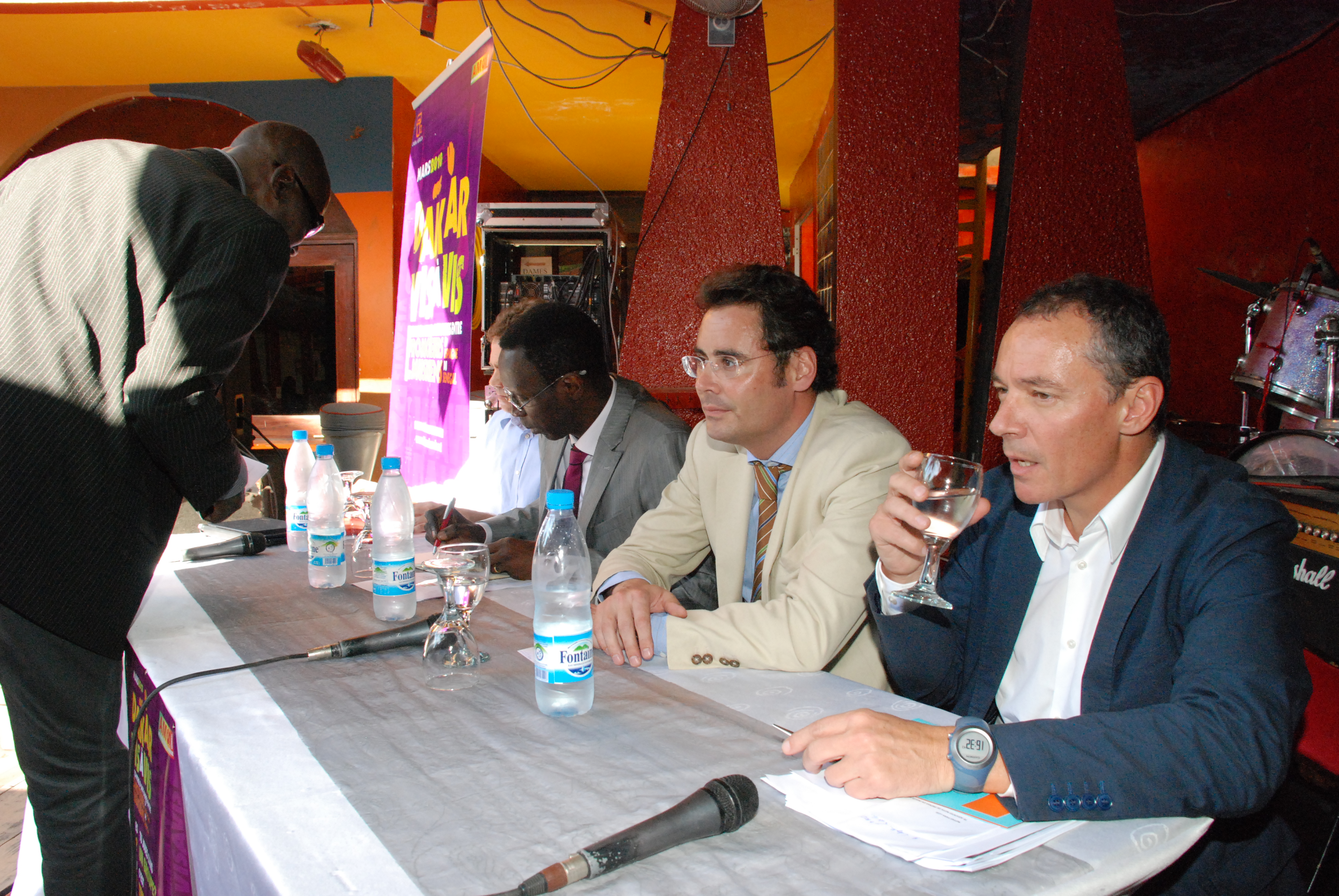 2. Rueda de prensa. Presentación de Dakar vis a vis