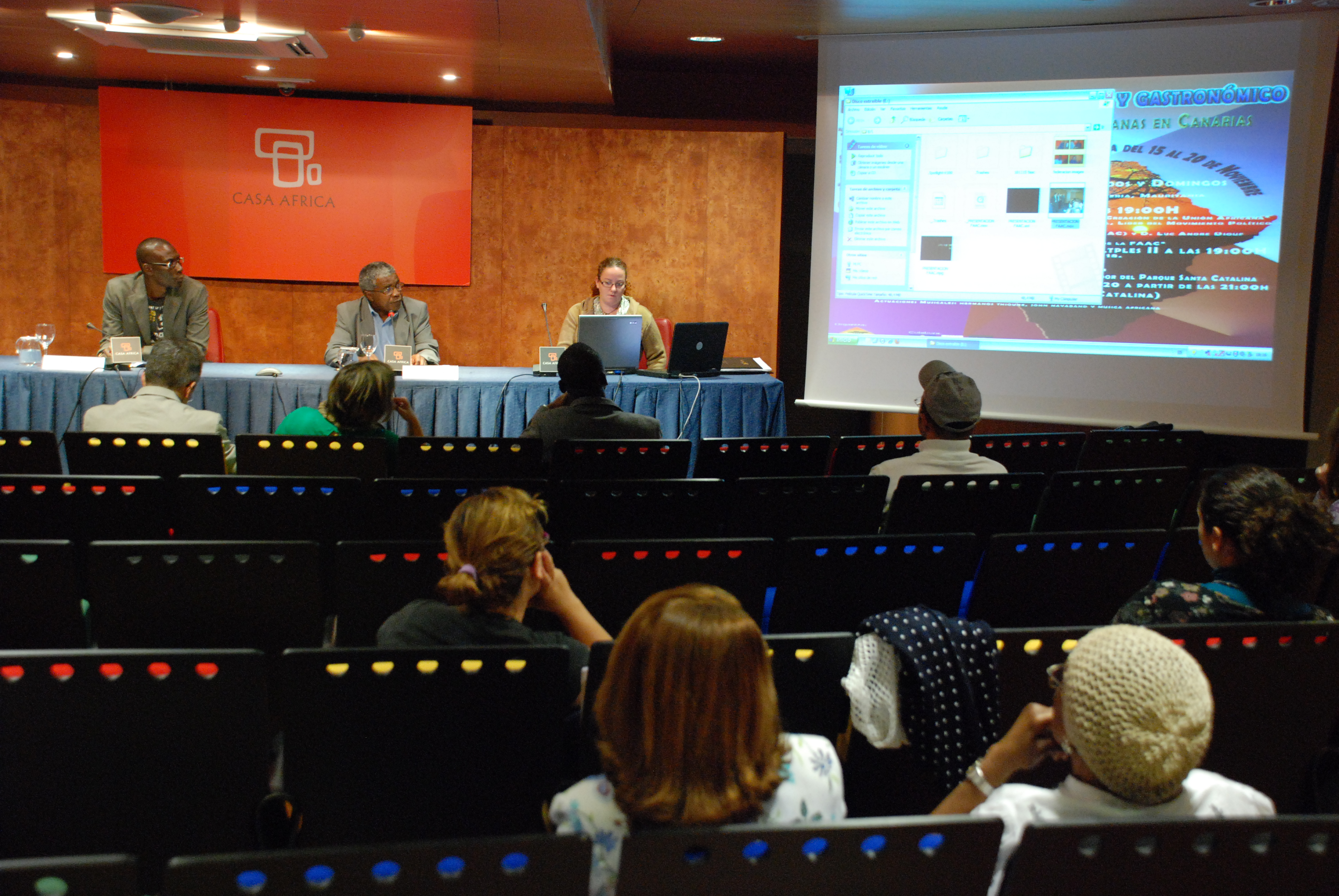 2. Luc André Diouf Dioh, coordinador de la FAAC, Federación de Asociaciones Africanas en Canarias, Theodoro Bondyale, secretario de la FAAC y Ana Texeira Cruz, miembro de la FAAC