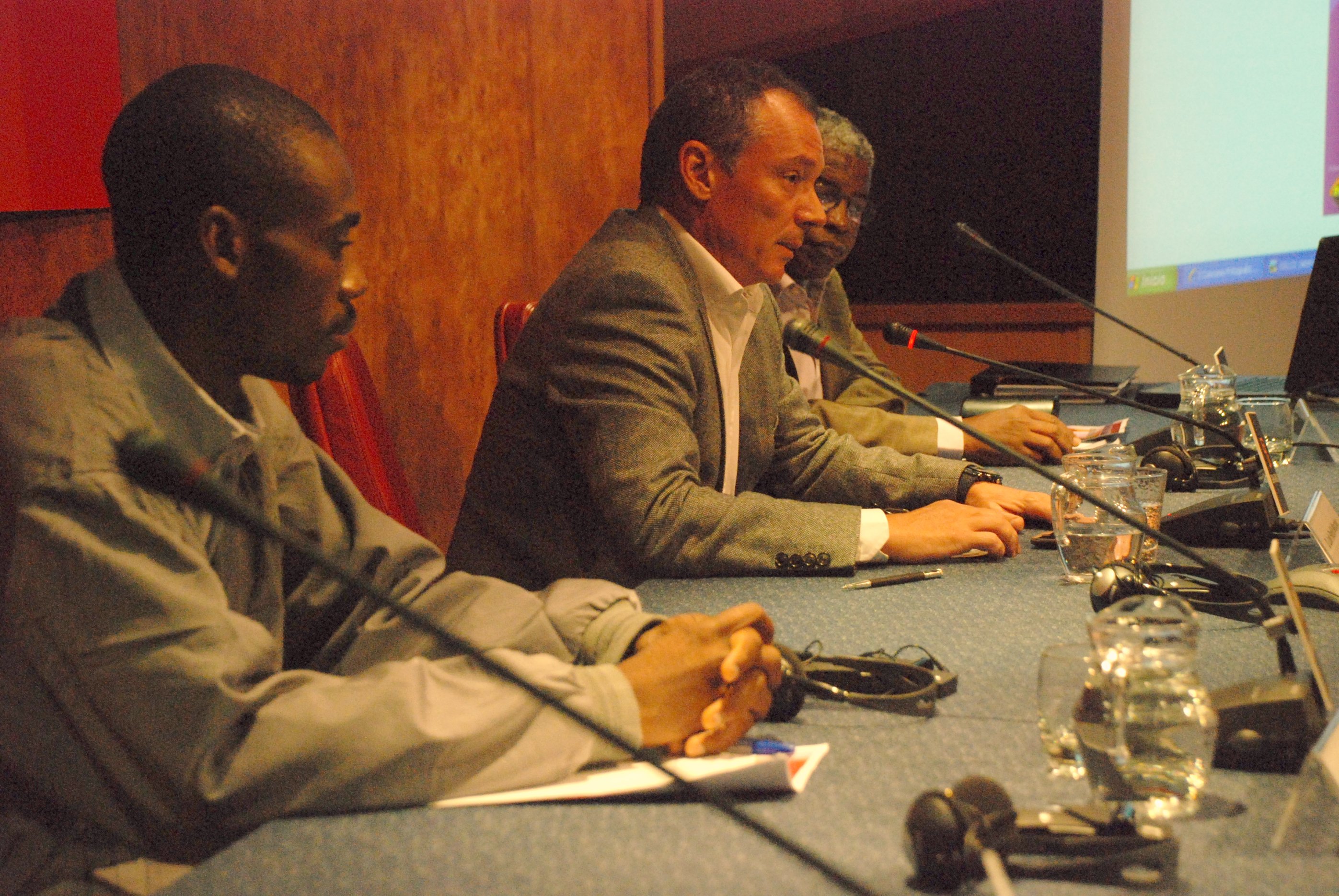 9. Luis Padilla, secretario general de Casa África y Theodoro Bondyale, secretario de la FAAC, Federación de Asociaciones Africanas en Canarias