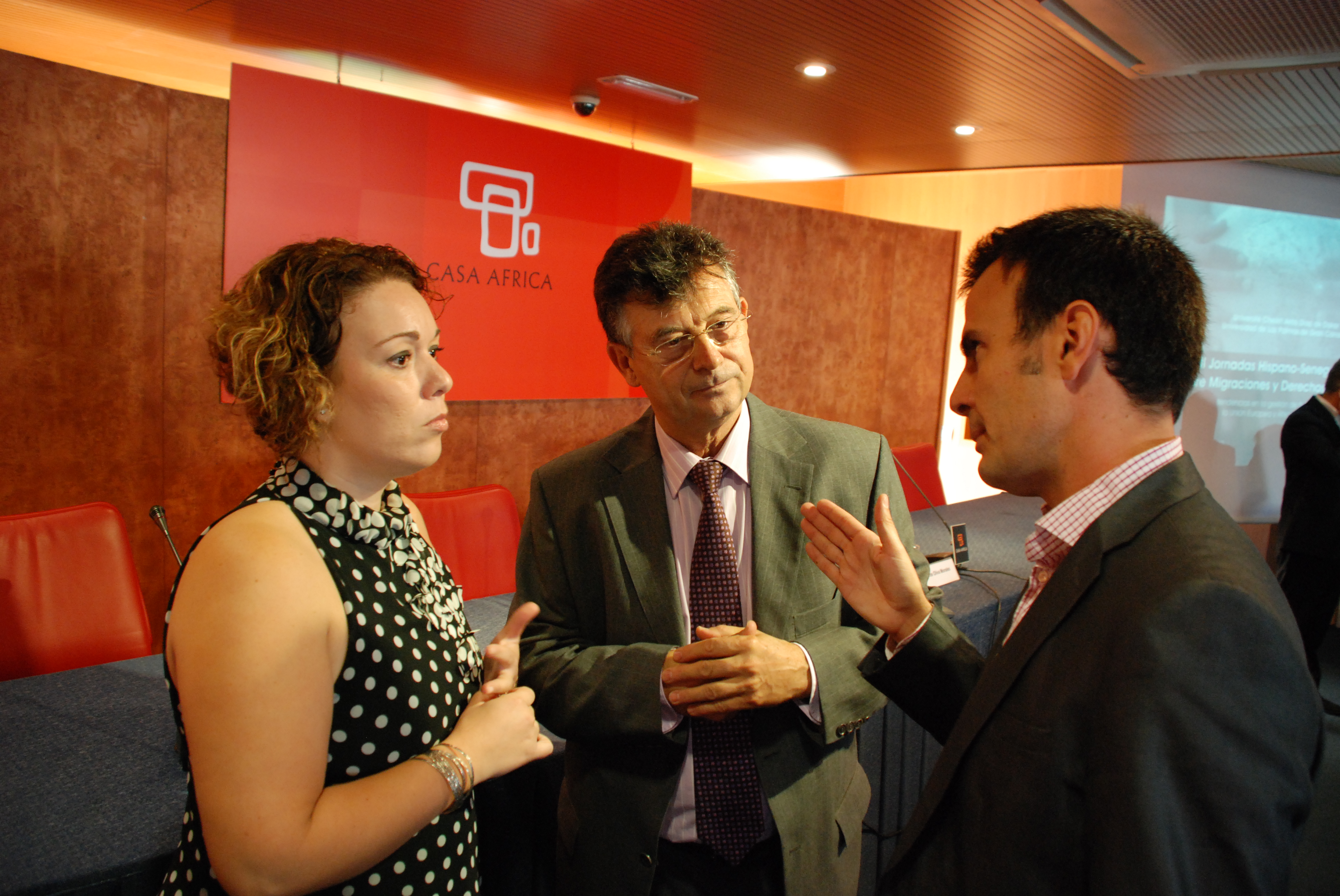 12. Carmen Grau Pineda, Coordinadora de las Jornadas, Vicente Oliva Morales, Subdelegado del Gobierno en Las Palmas y Víctor Cuesta López, Coordinador de las Jornadas