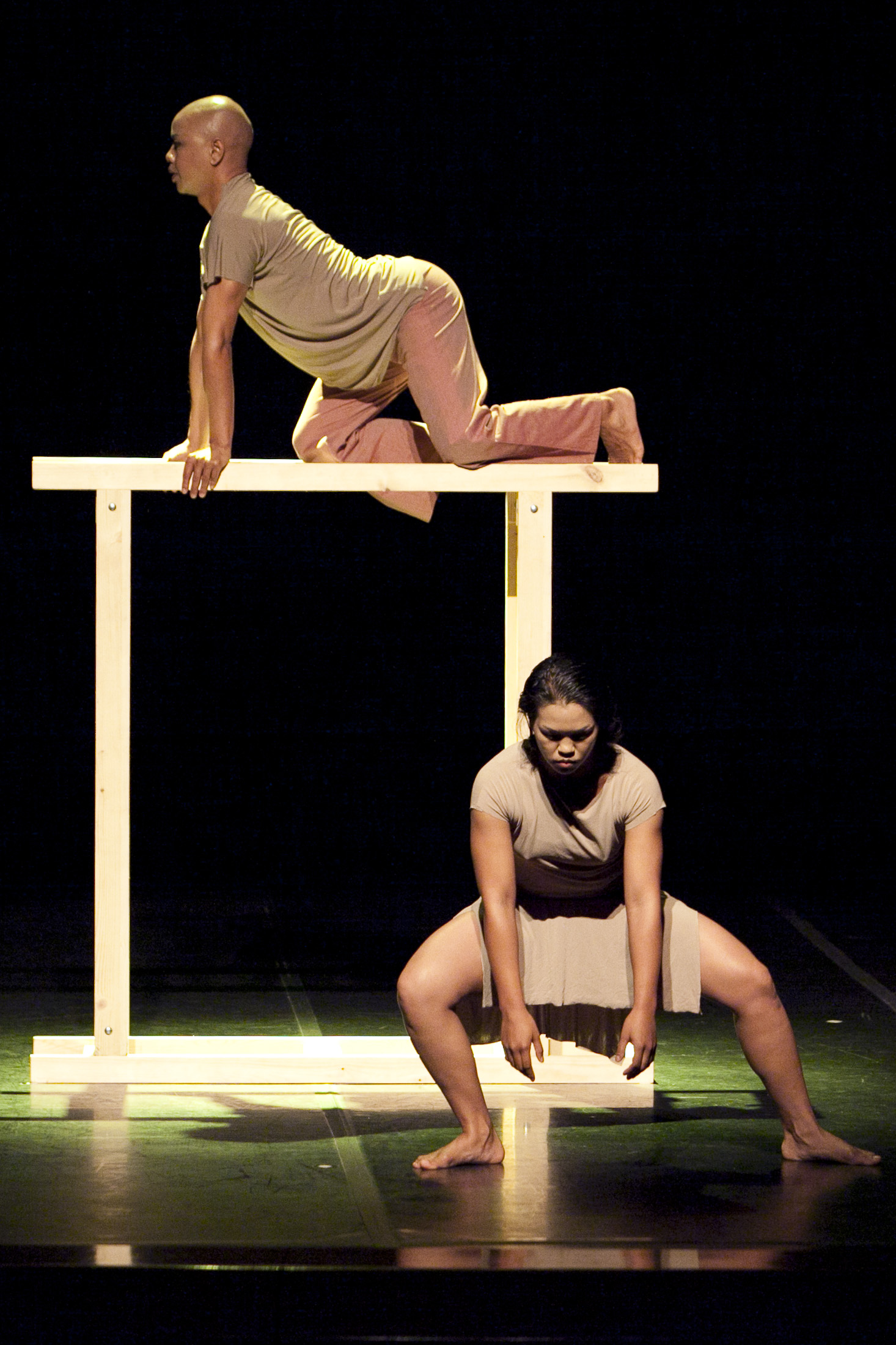 1. Actuación de la compañía Rary de danza contemporánea