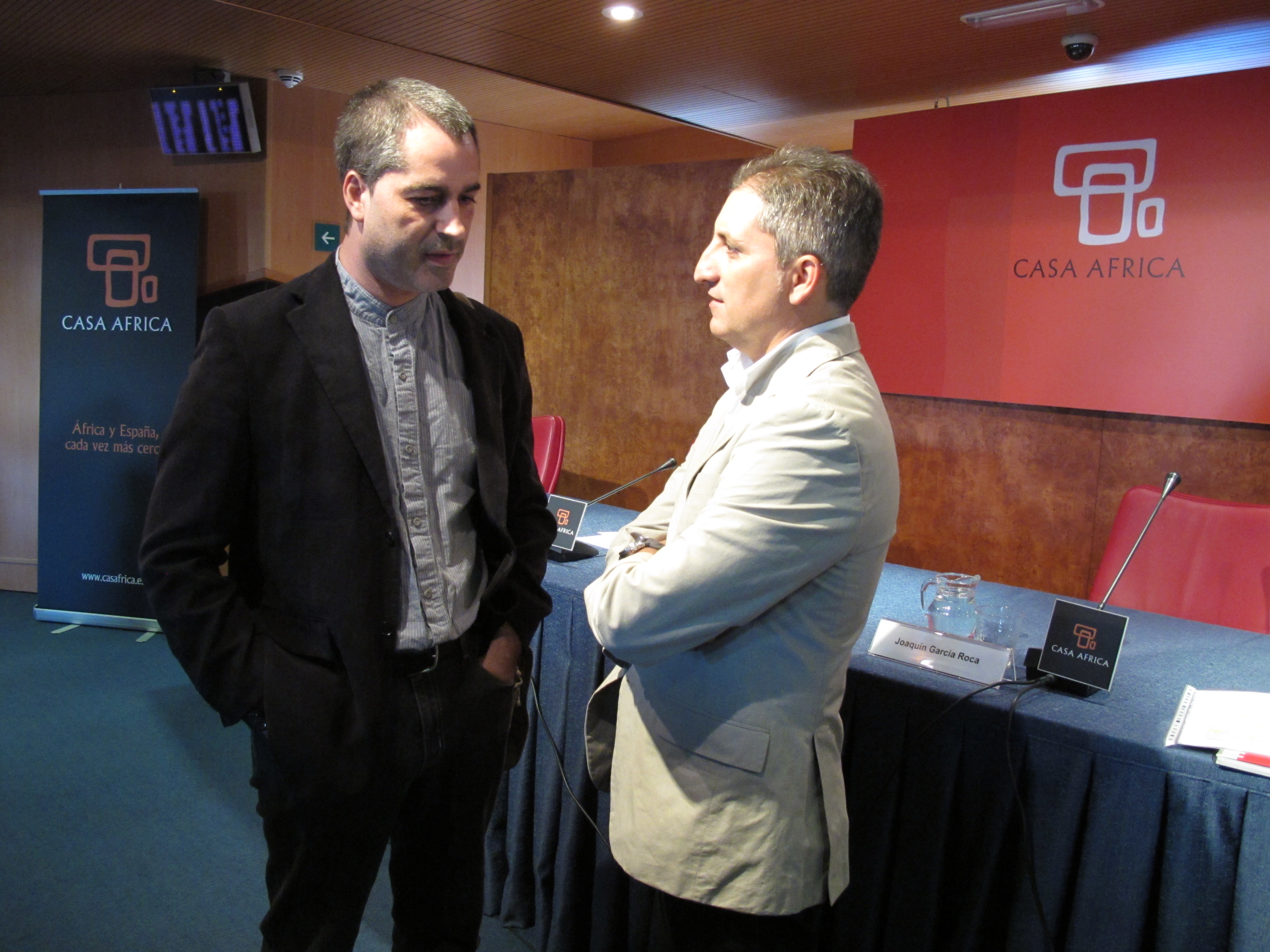 5. Juan Moreno, Responsable de Sensibilización de CEAR Comisión Española de Ayuda al Refugiado y Jorge Pérez Artiles, Jefe del Área de Relaciones Económicas y Asuntos Sociales de Casa África