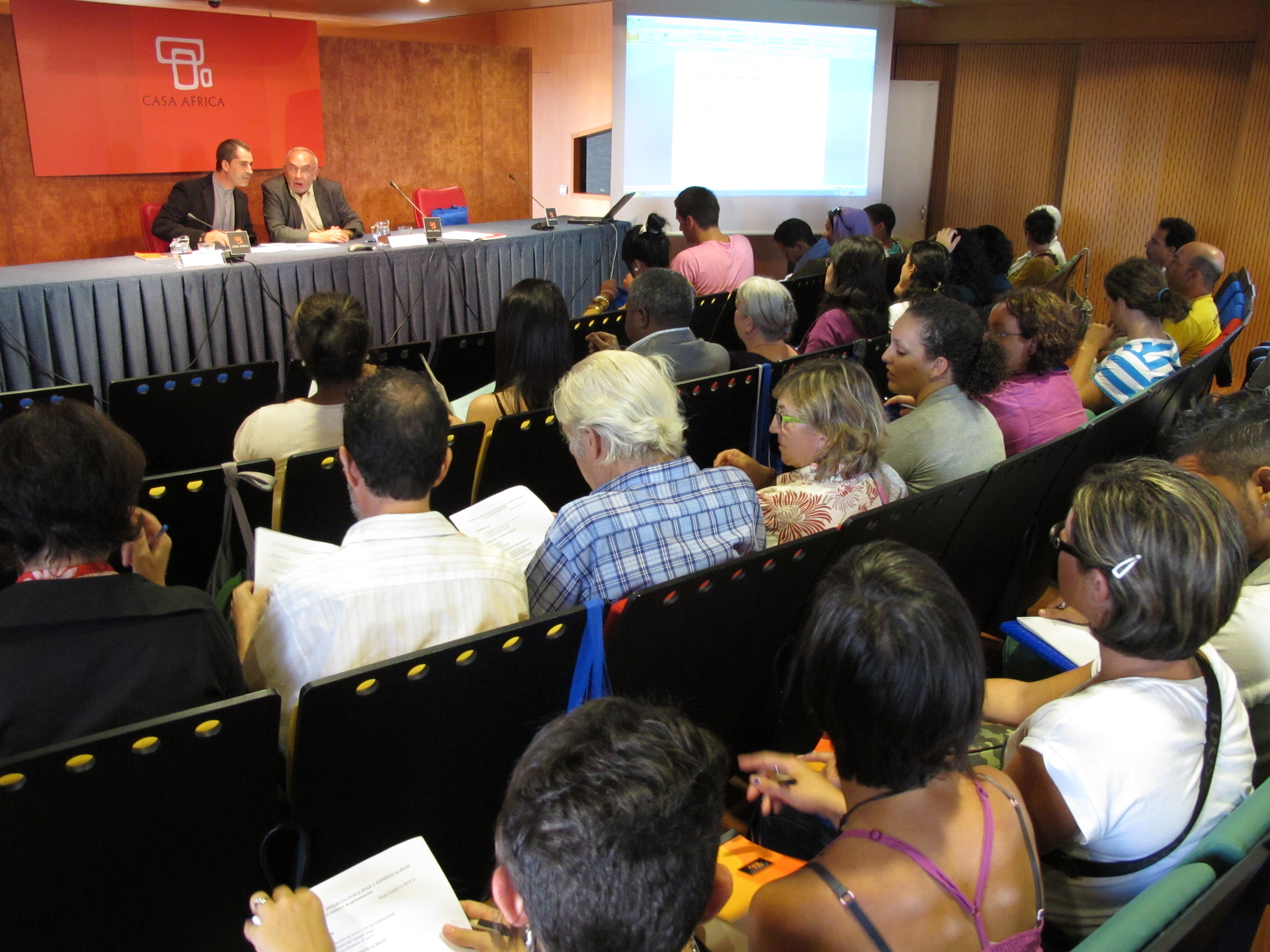 7. Juan Moreno, Responsable de Sensibilización de CEAR Comisión Española de Ayuda al Refugiado y Joaquín García Roca, Filósofo, Teólogo y Sociólogo