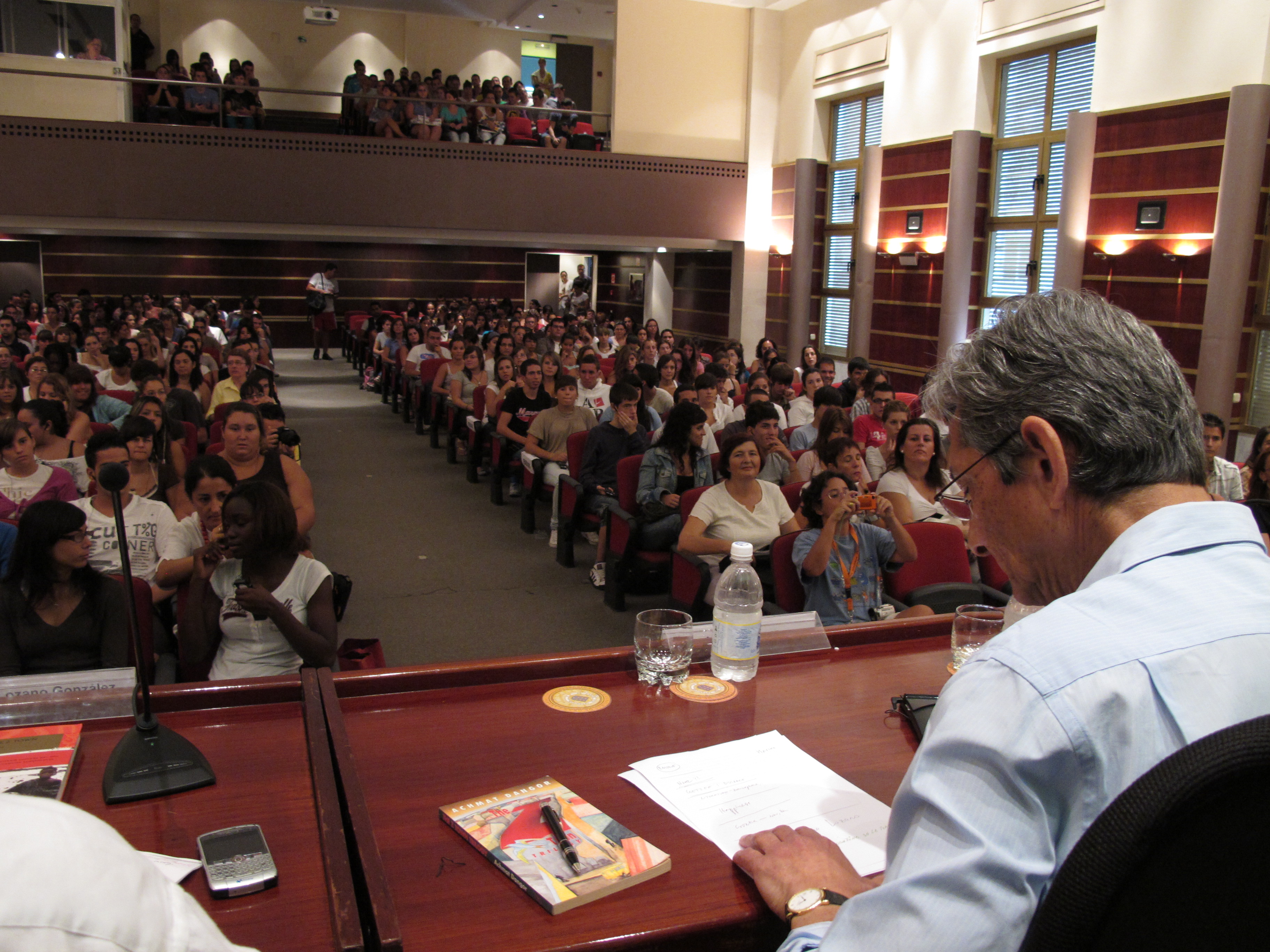 5. Achmat Dango, escritor y presidente de la Fundación Nelson Mandela