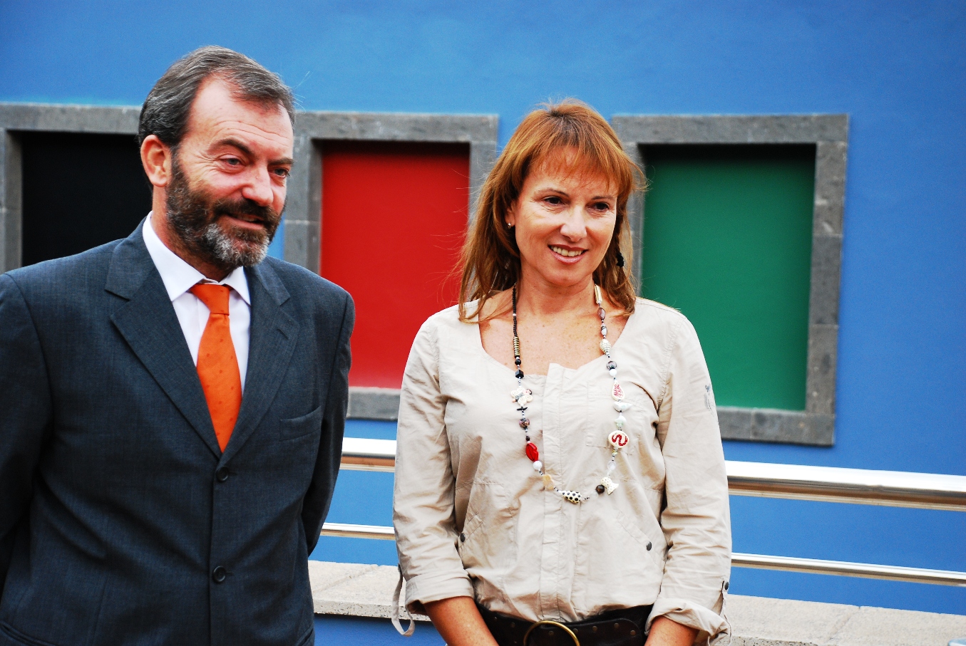 1. Ricardo Martínez Vázquez, Director General de Casa África e Inés Jiménez, consejera de Industria, Comercio  y Artesanía del Cabildo de Gran Canaria