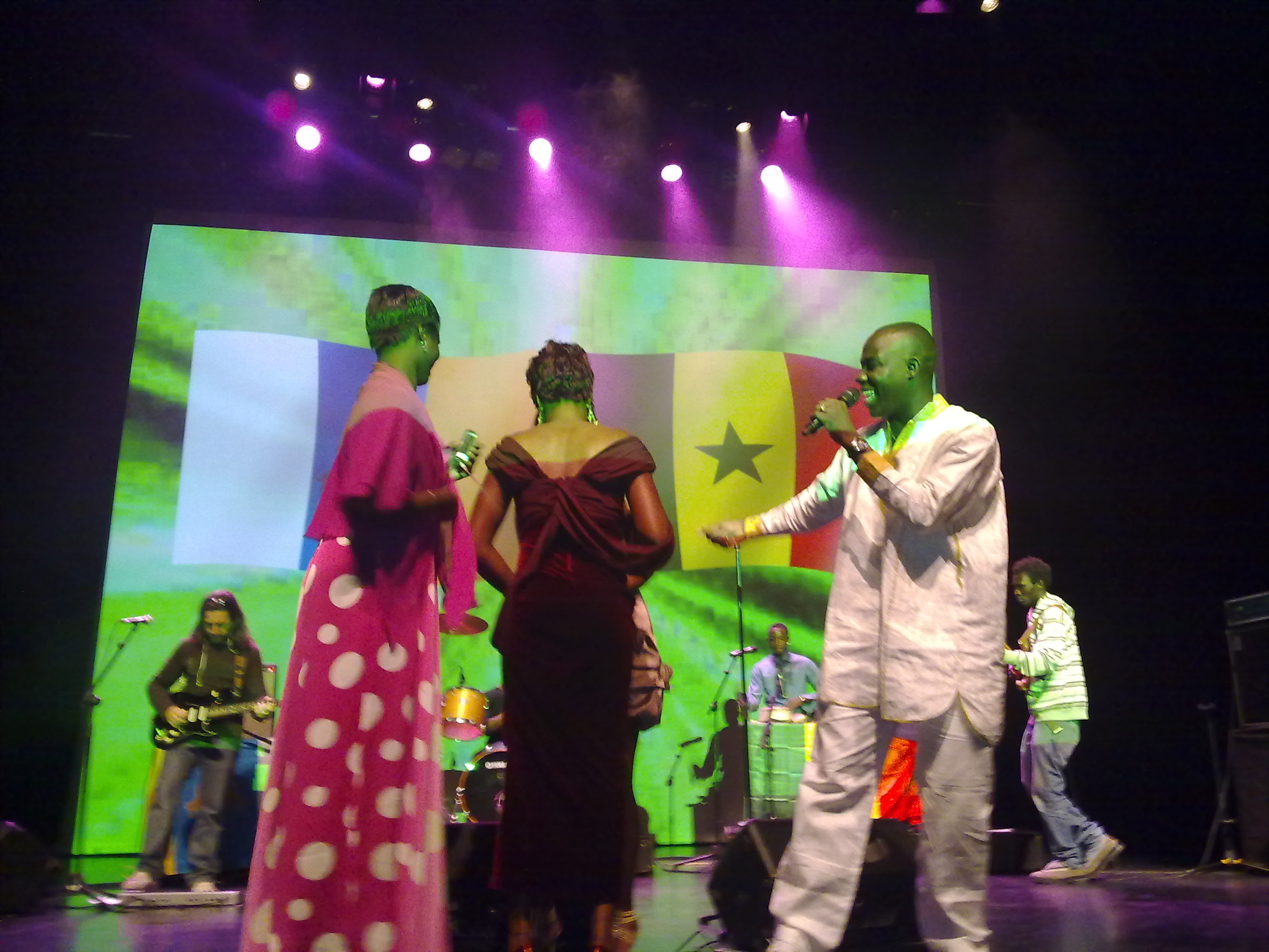 4. Actuación de Abdoulaye Guitte Seck et l’Orchestre Evolution