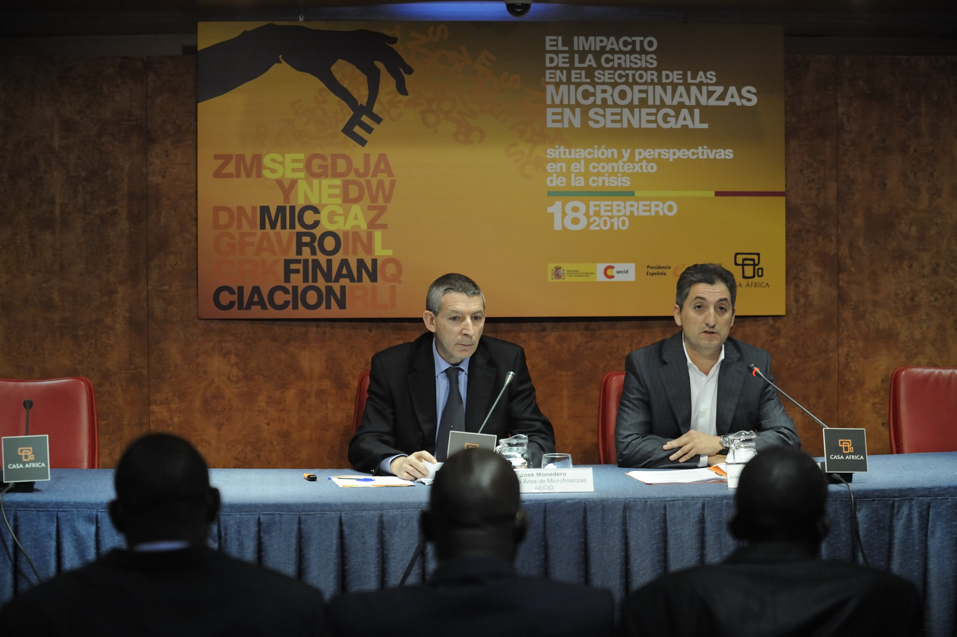 2. José Monedero, Jefe de Área de Microfinanzas AECID y Jorge Pérez Artiles, Jefe de Área de Relaciones Económicas y Asuntos Sociales de Casa África