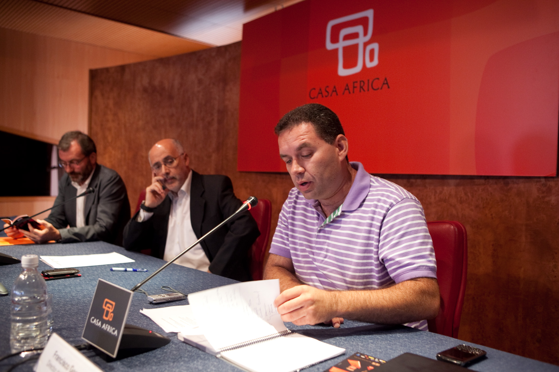 2. Rueda de prensa: Ricardo Martínez Vázquez, Director General de Casa África, Antonio Morales, Alcalde del Ayuntamiento de Agüimes y Francisco González, Consejal de Cultura del Ayuntamiento de Agüimes