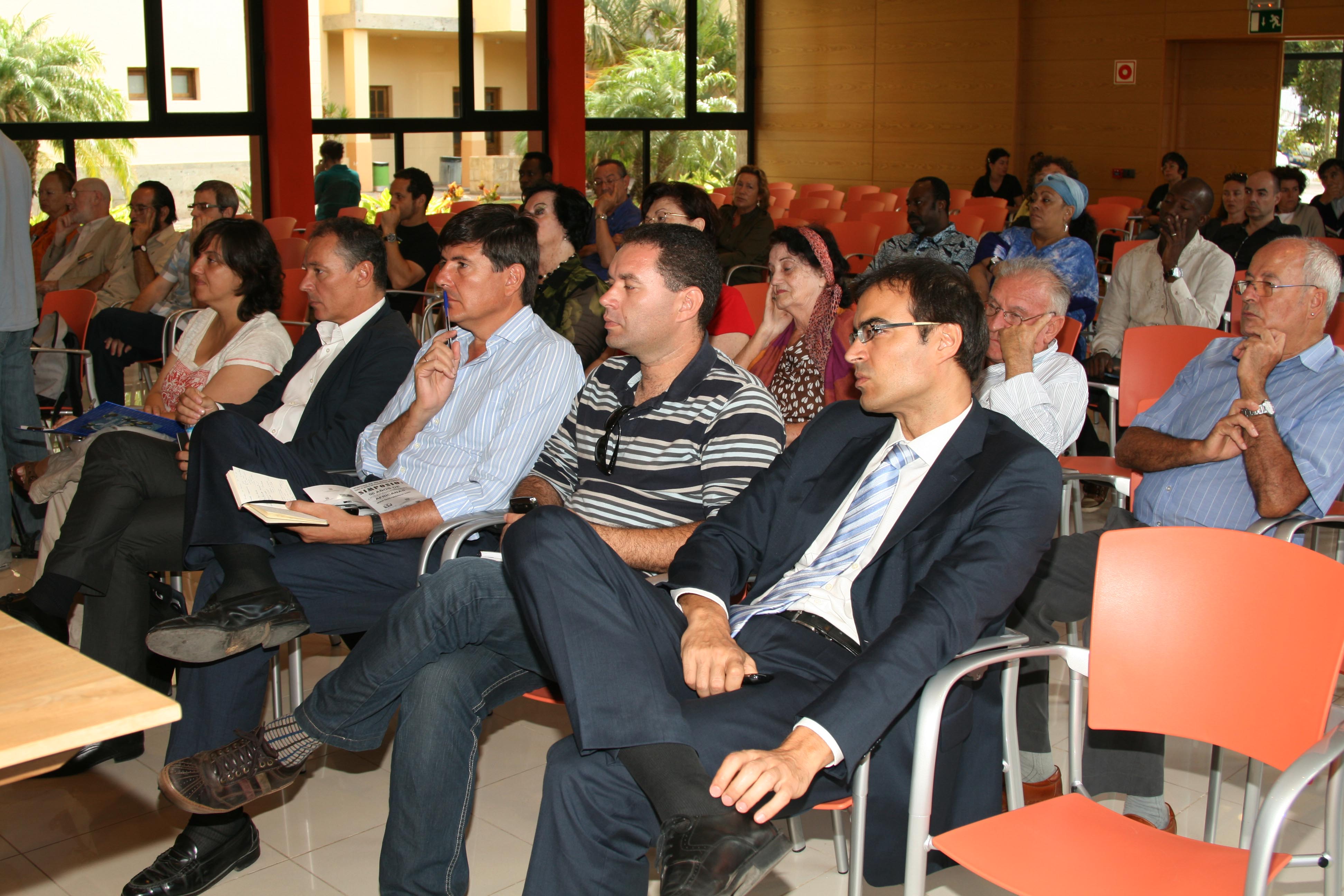 10. Asistentes al Simposio