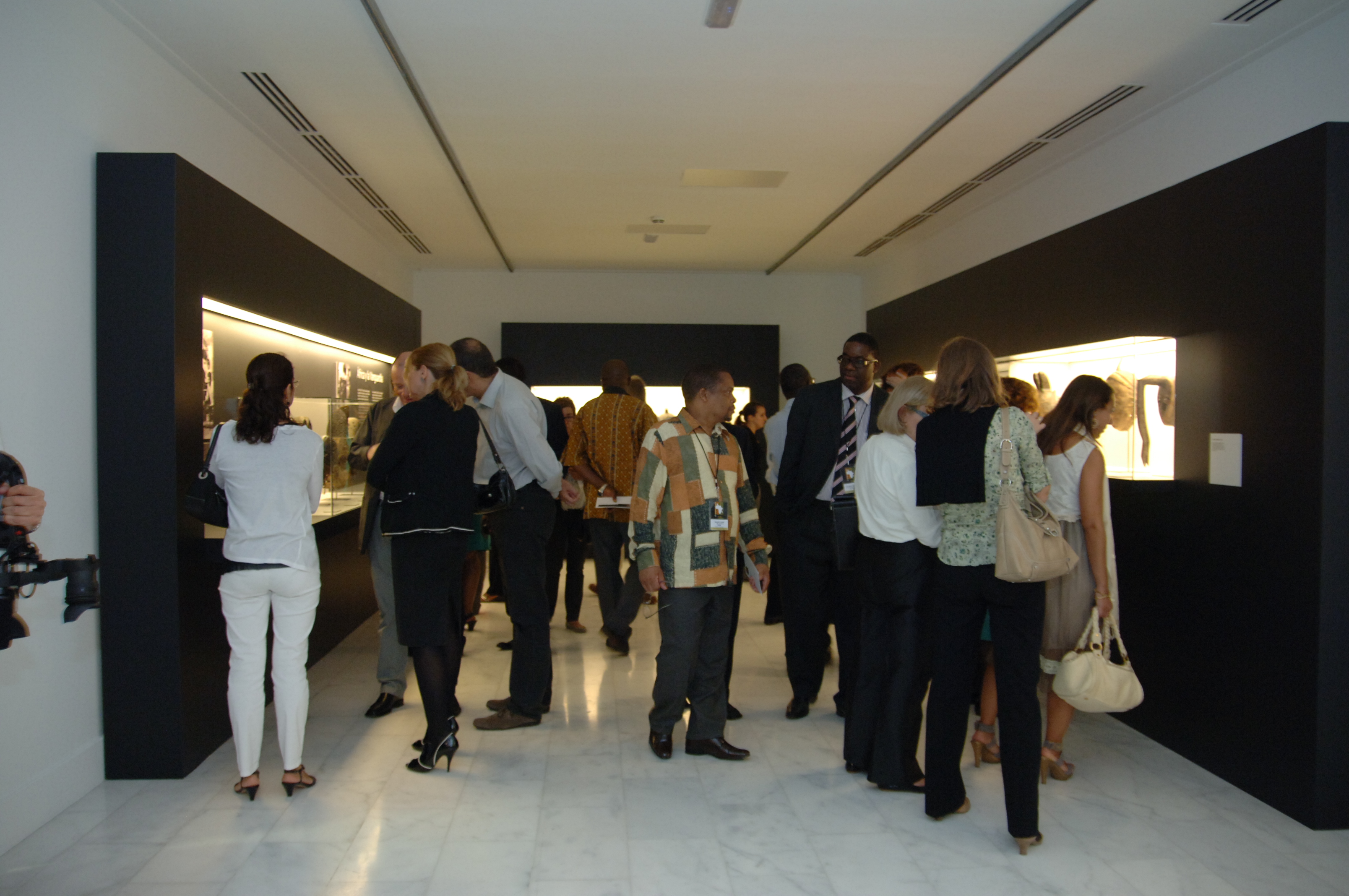 20. Visita a Casa África: Exposición 'Negro'
