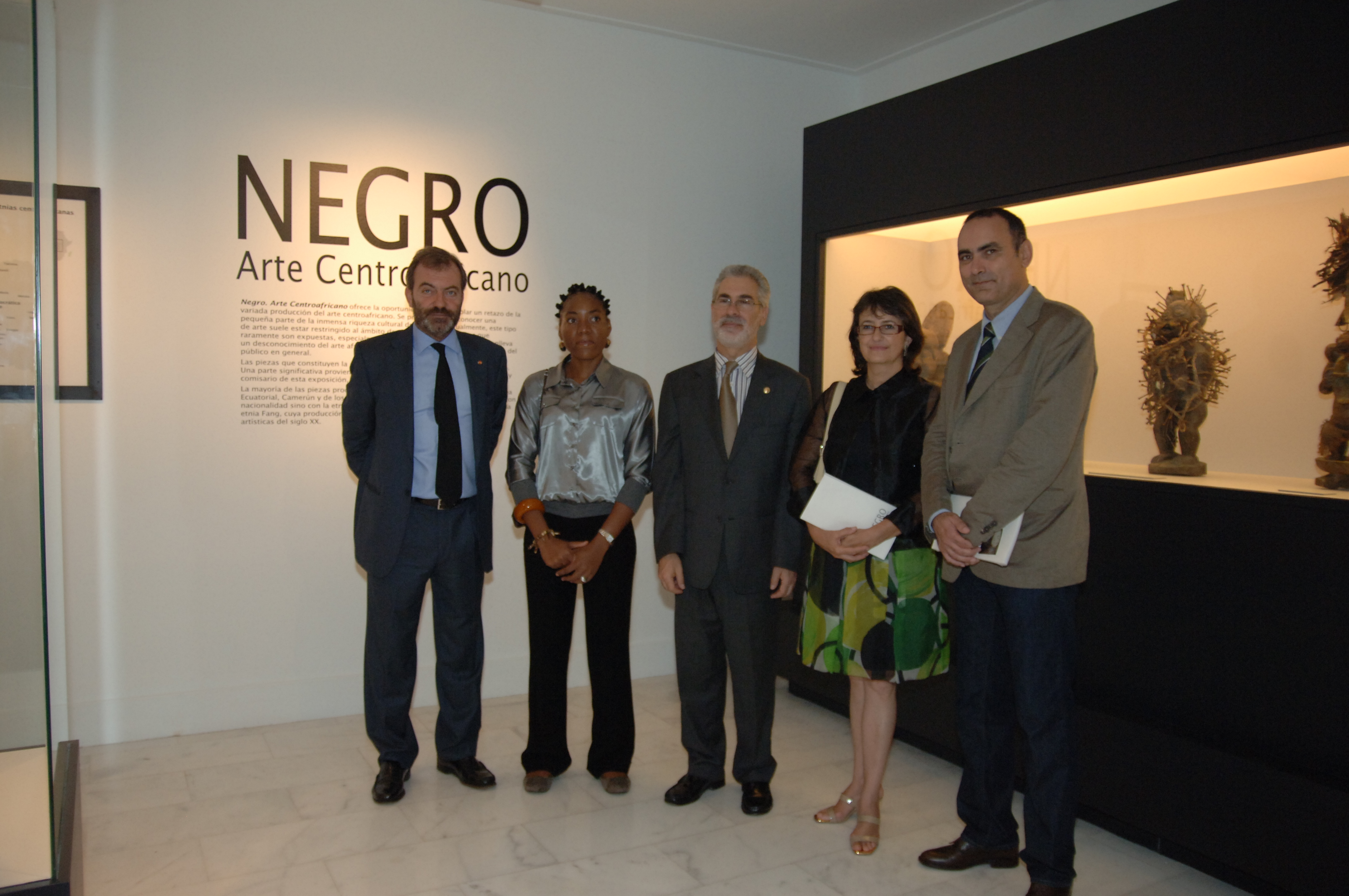 23. Visita a Casa África: Exposición 'Negro'