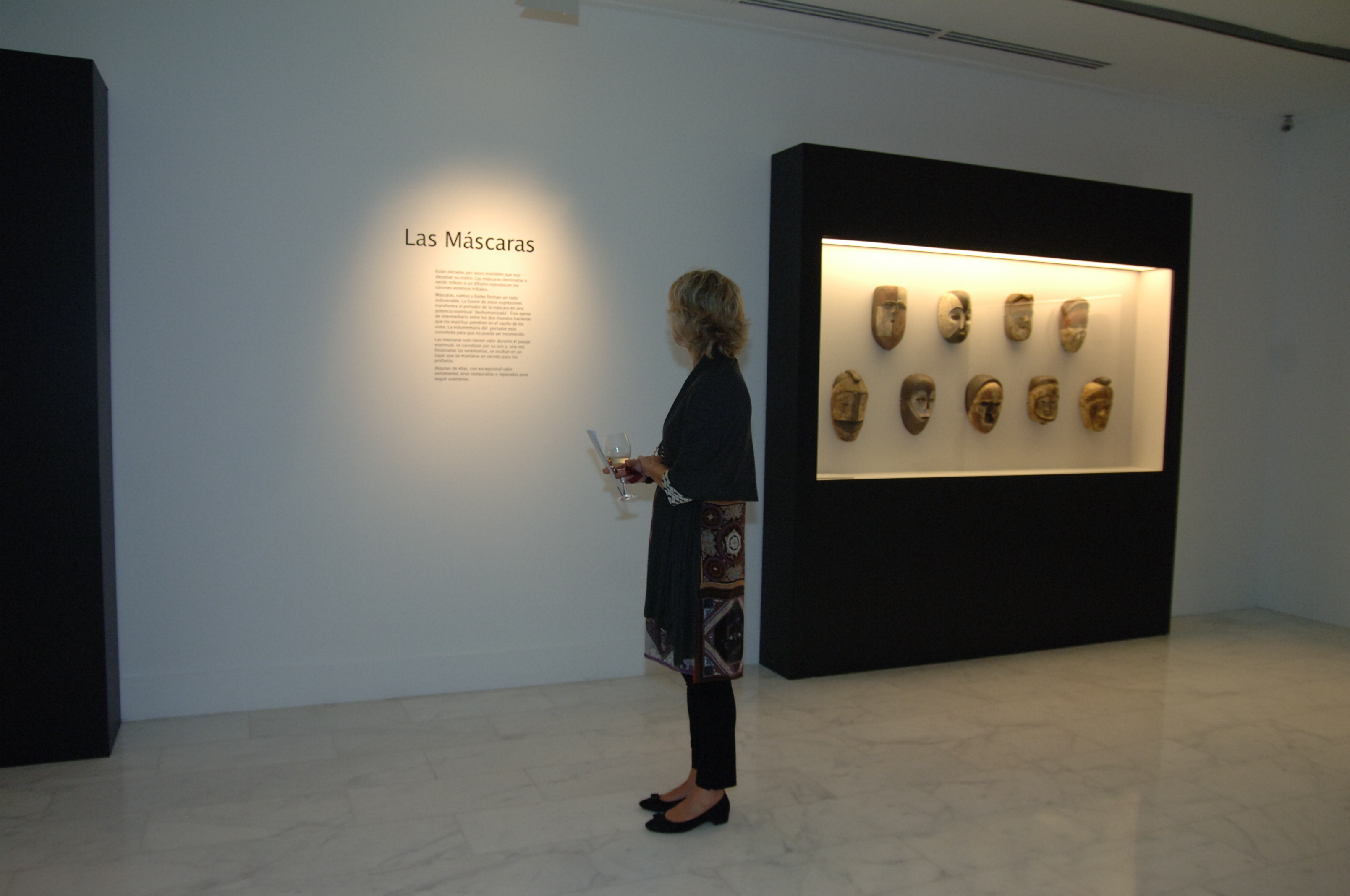 24. Visita a Casa África: Exposición 'Negro'