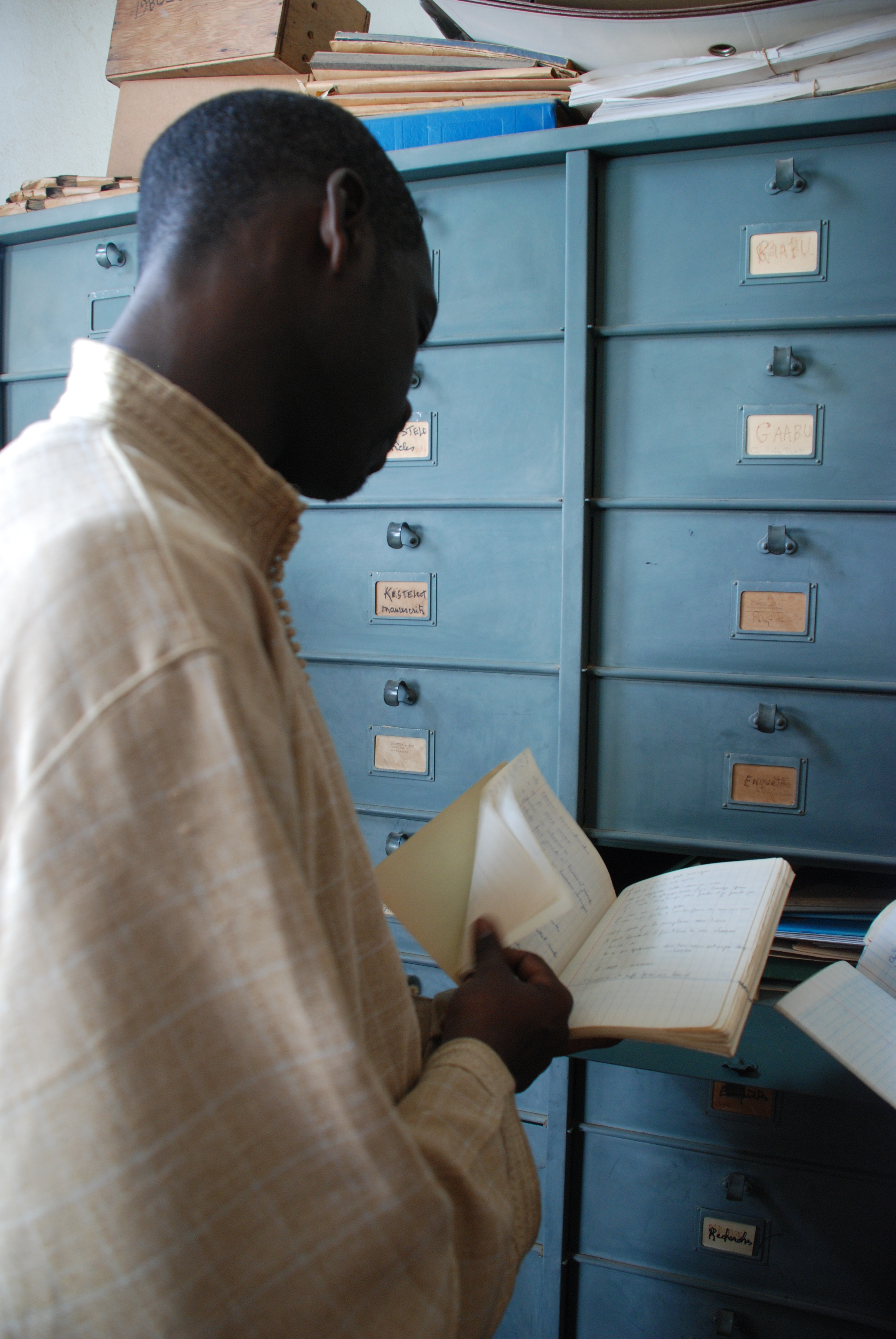 6. Fondo bibliográfico de manuscritos del Laboratorio de Literatura y Civilizaciones africanas del IFAN